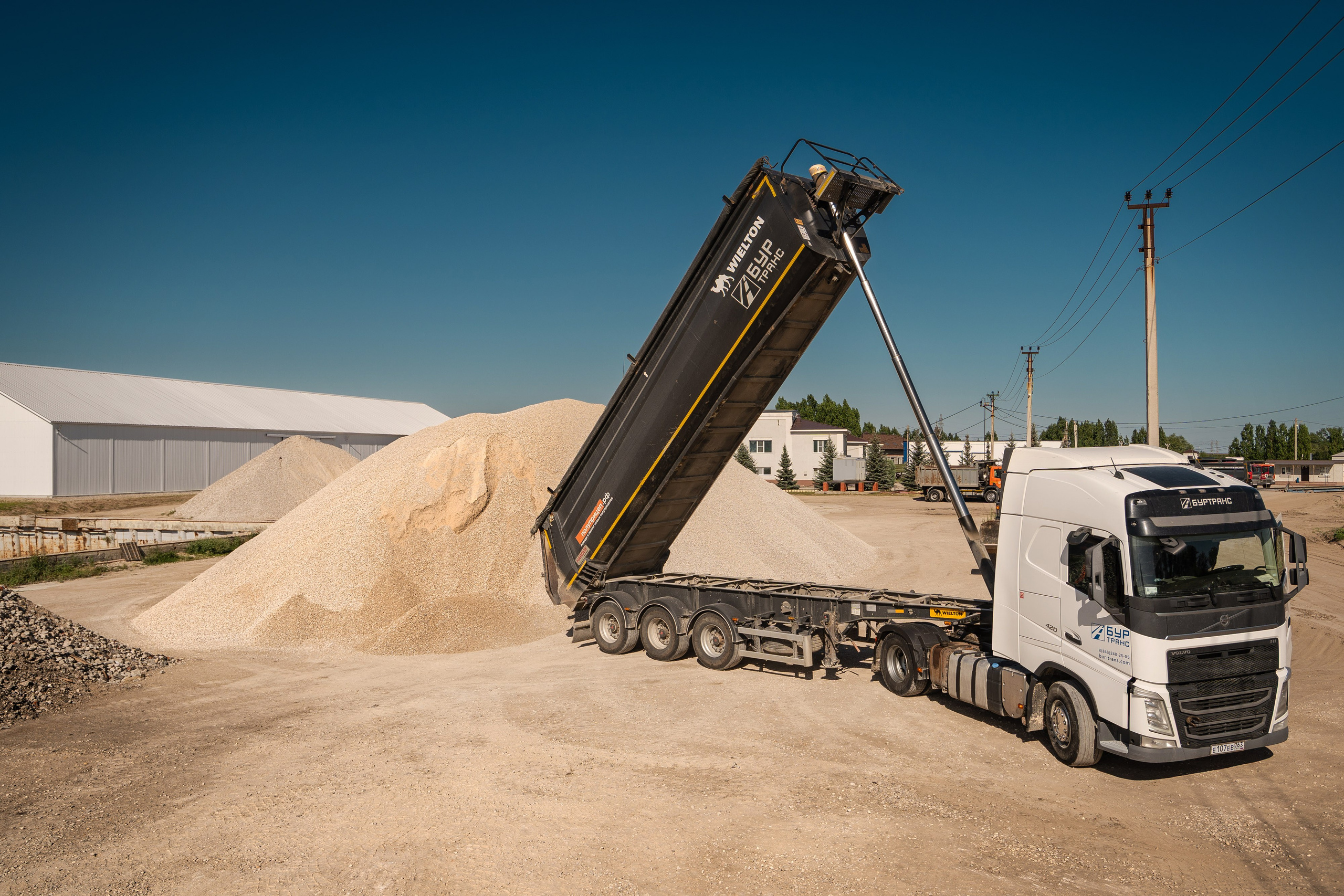 Разгрузка инертных материалов с минимальной свободной высотой