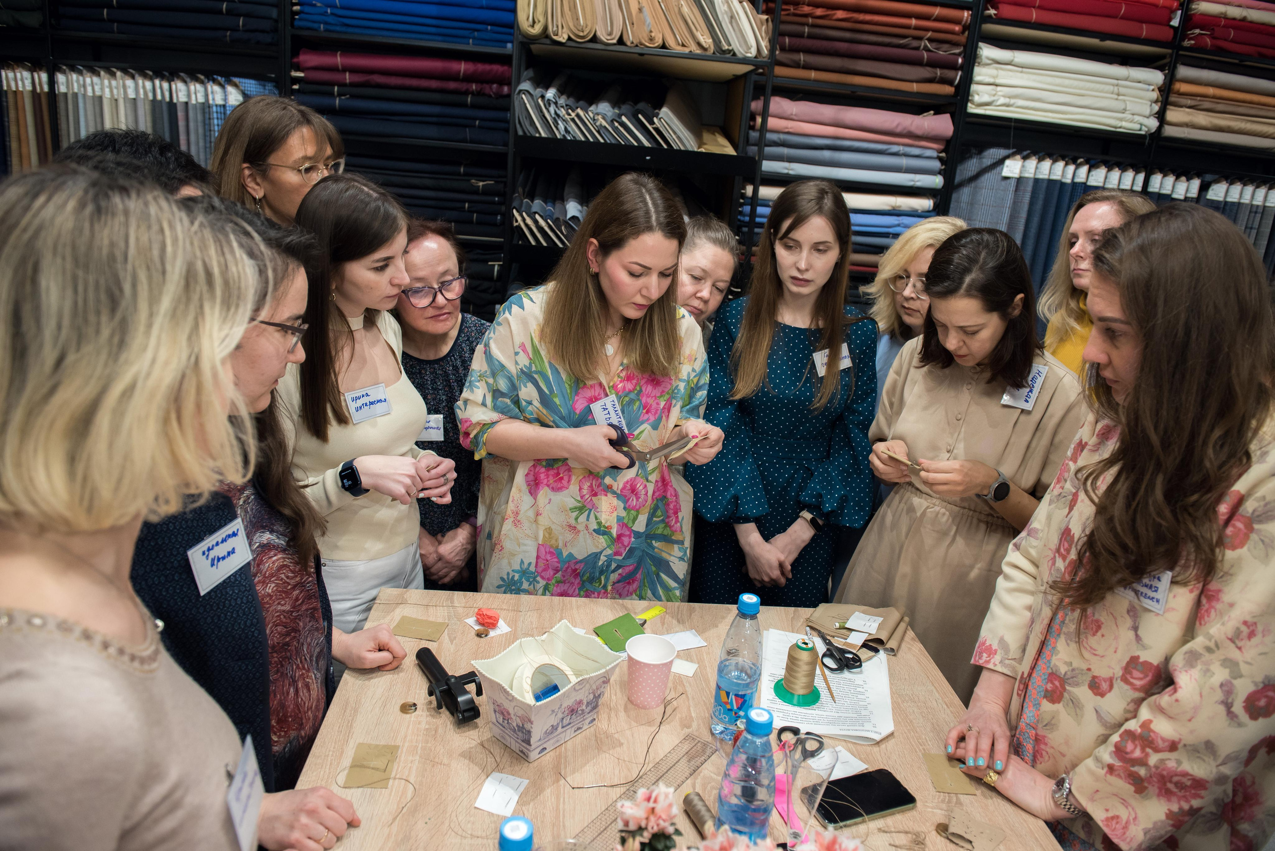 МК по петлям. Бренд-фотограф для экспертов и блогеров в Москве Влада Горбовская