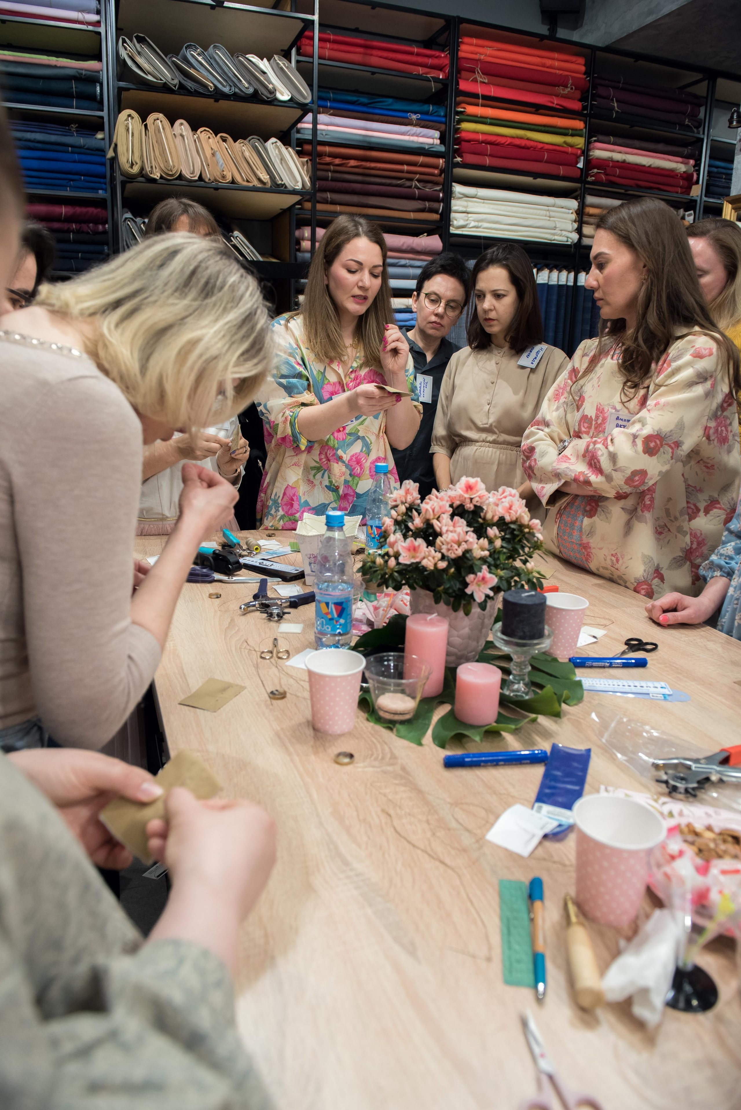 МК по петлям. Бренд-фотограф для экспертов и блогеров в Москве Влада Горбовская