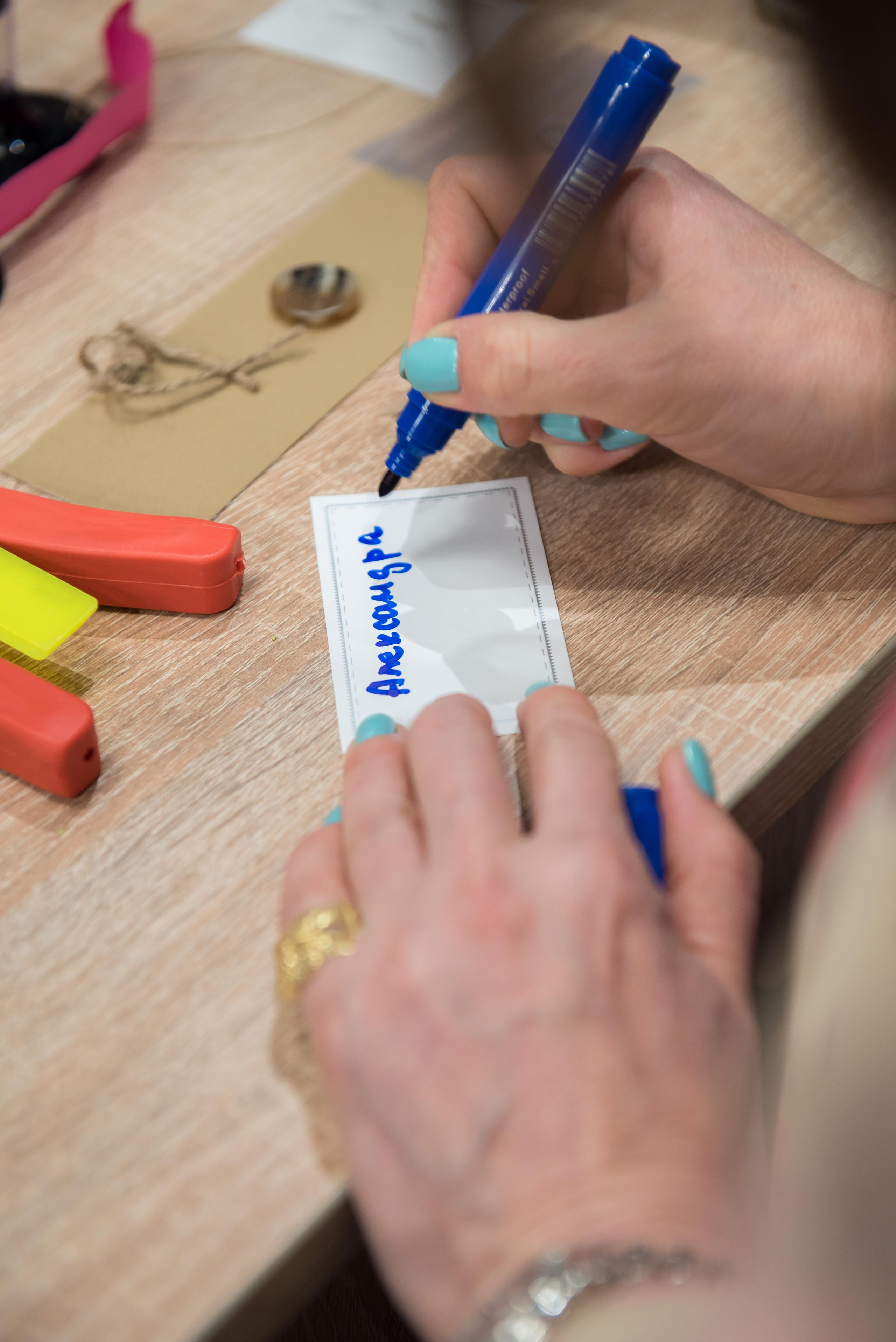 МК по петлям. Бренд-фотограф для экспертов и блогеров в Москве Влада Горбовская