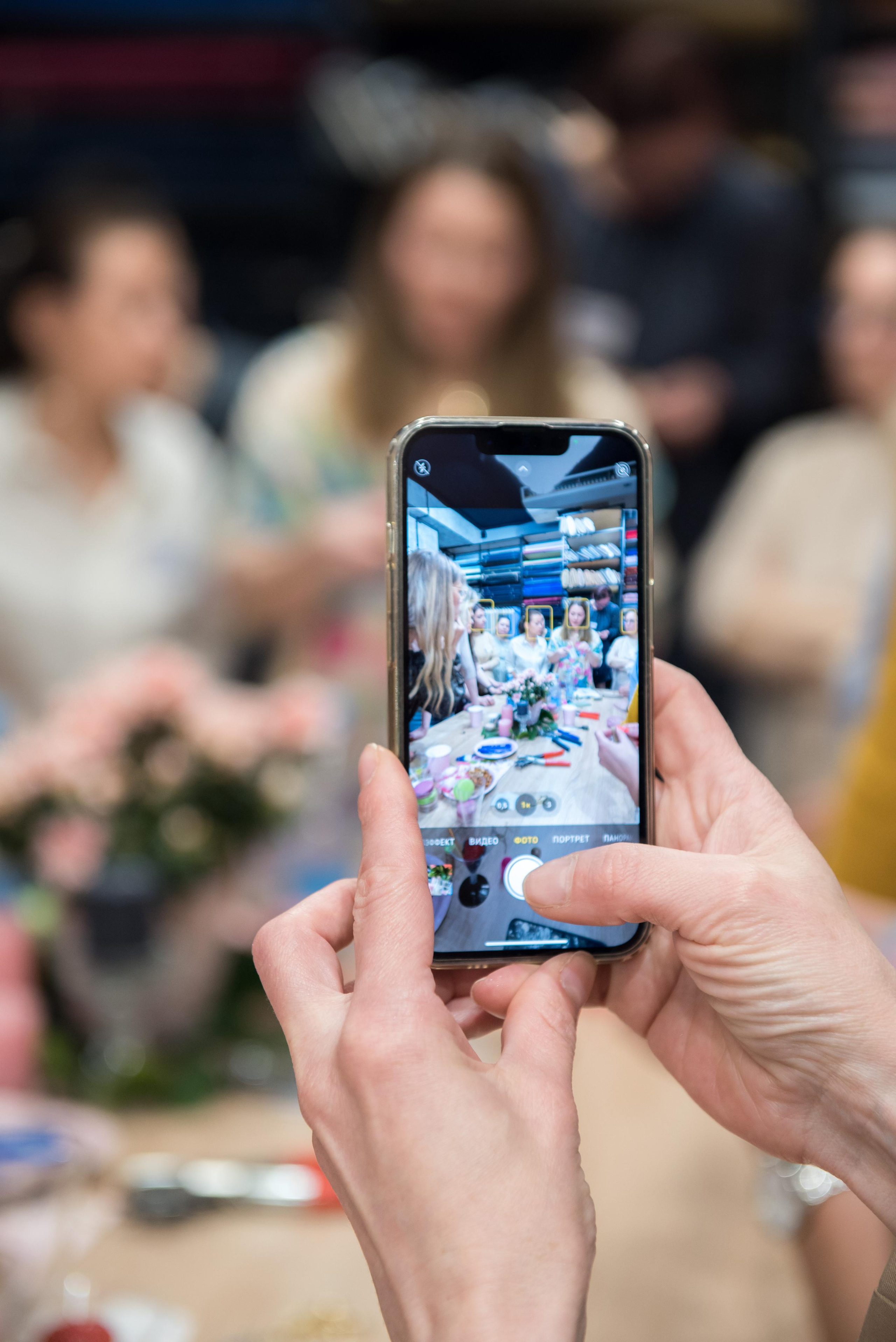 МК по петлям. Бренд-фотограф для экспертов и блогеров в Москве Влада Горбовская