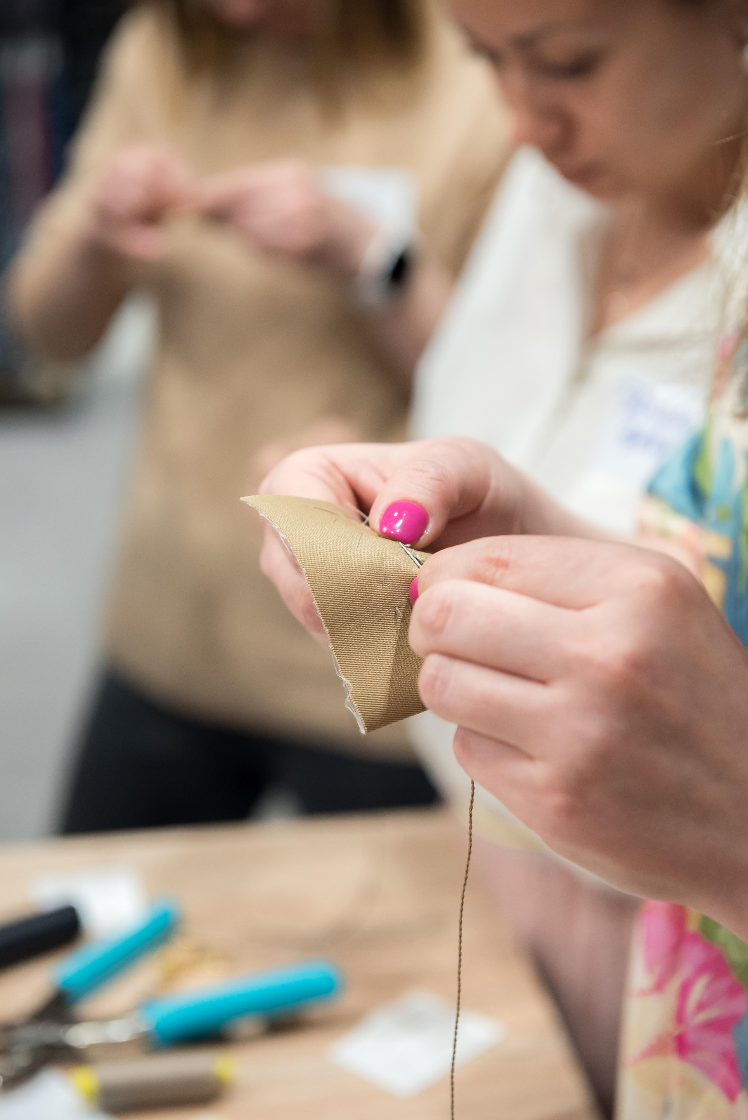 МК по петлям. Бренд-фотограф для экспертов и блогеров в Москве Влада Горбовская