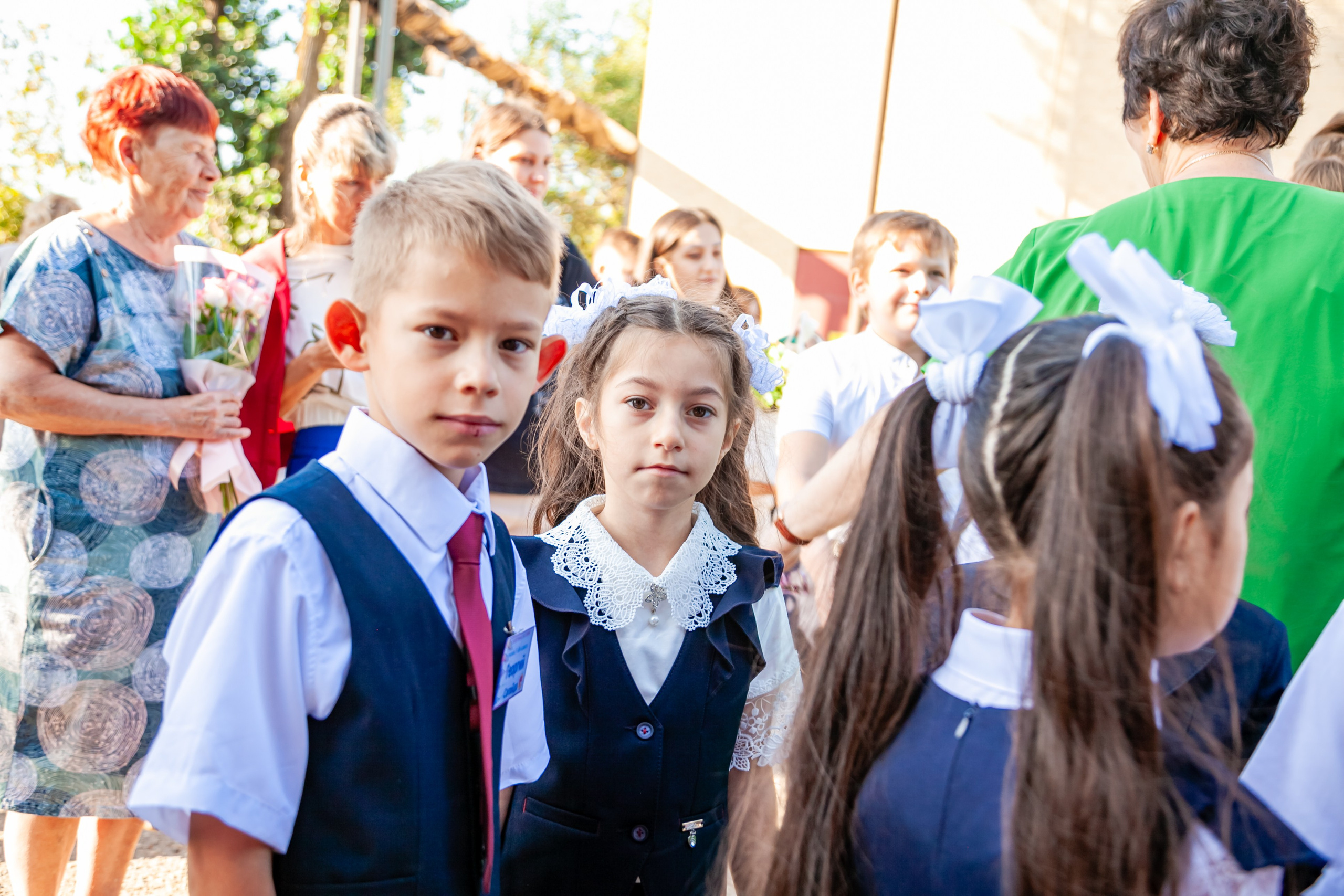 1 сентября линейка. Свадебный и семейный фотограф в Армавире