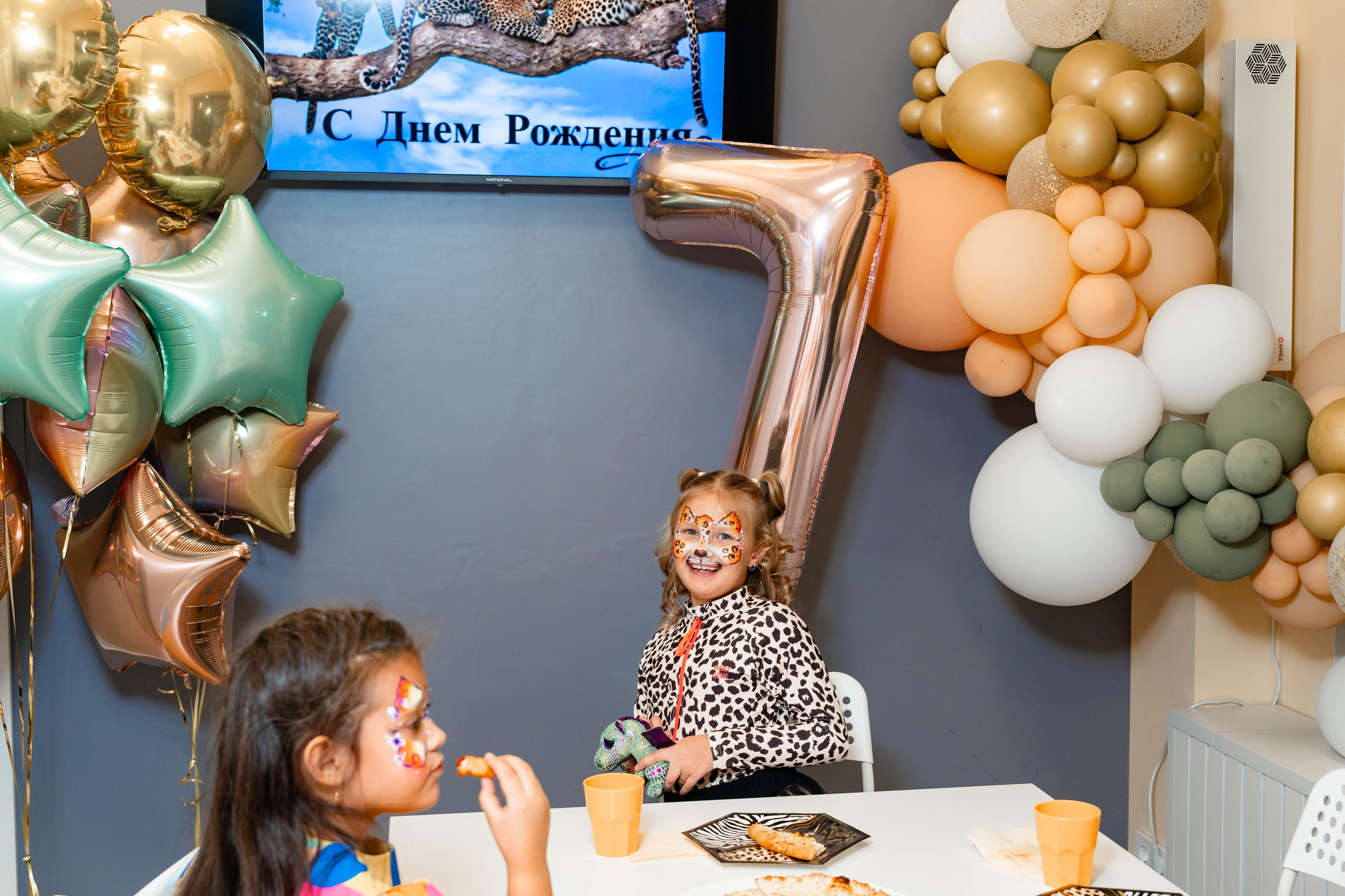 День Рождения Лауры в TiDi-клуб. Фотограф Никита Комаров