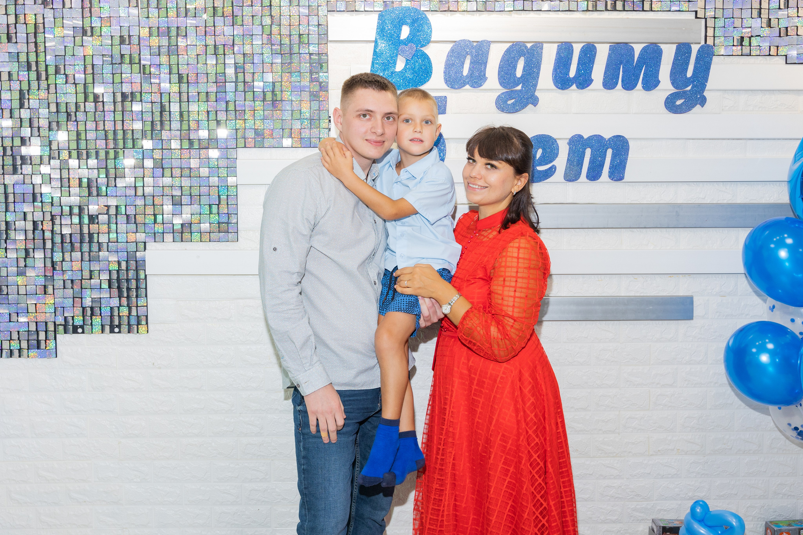 День Рождение в детском центре Качели. Выпускные альбомы во Владивостоке