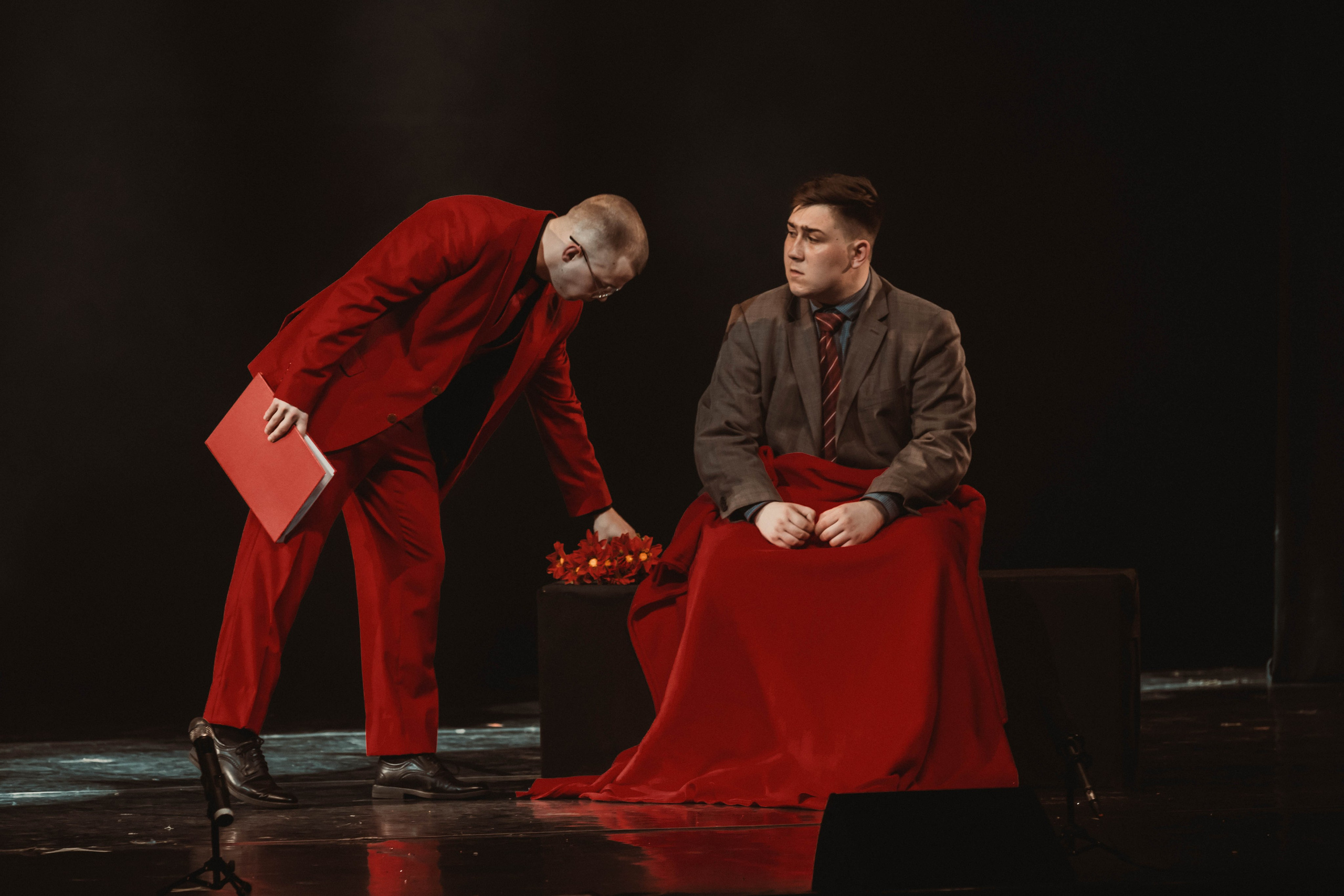 СПЕКТАКЛЬ. |ПОДТВЕРДИТЕ, ЧТО ВЫ ЧЕЛОВЕК. Фотограф в Екатеринбурге Ирада Баянгулова