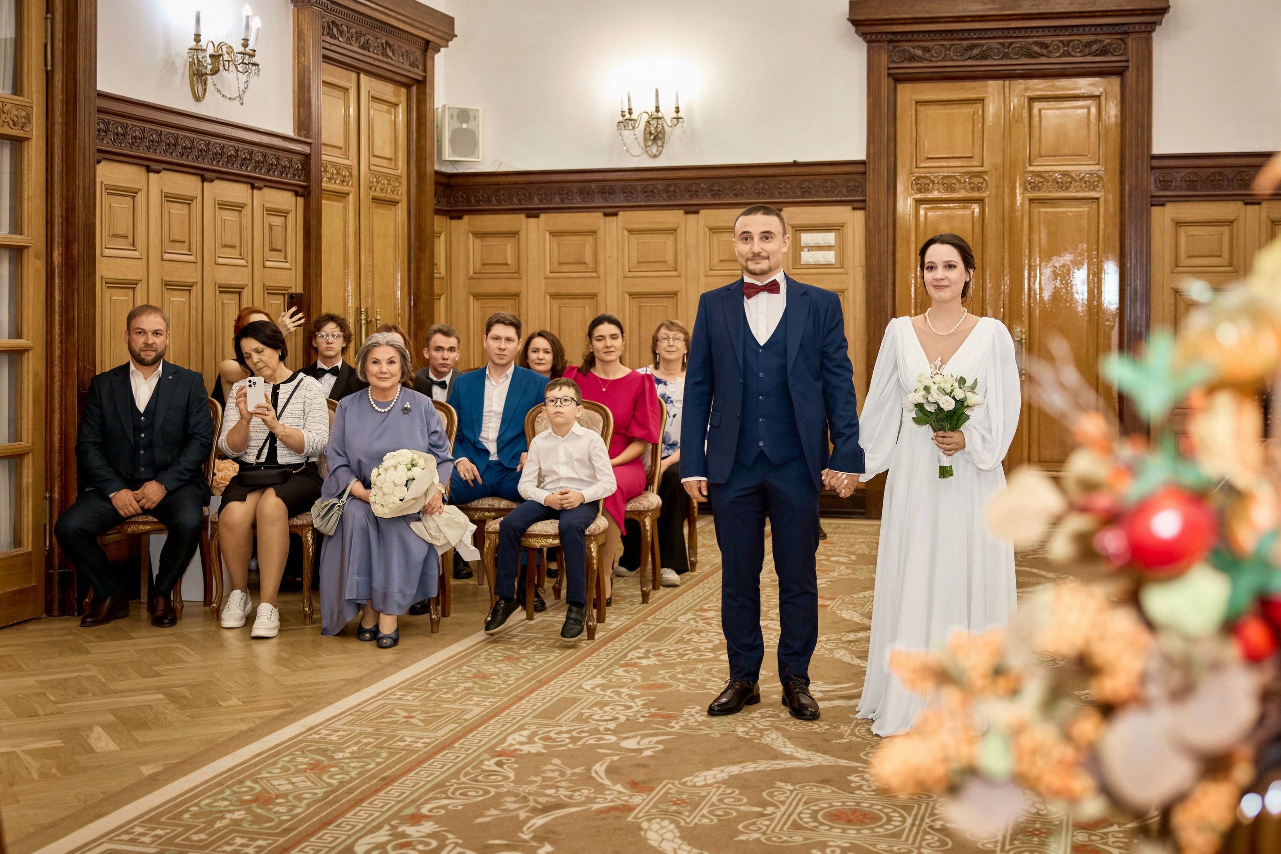 Свадебная фотосессия в студии и регистрация брака в Грибоедовском ЗАГСе