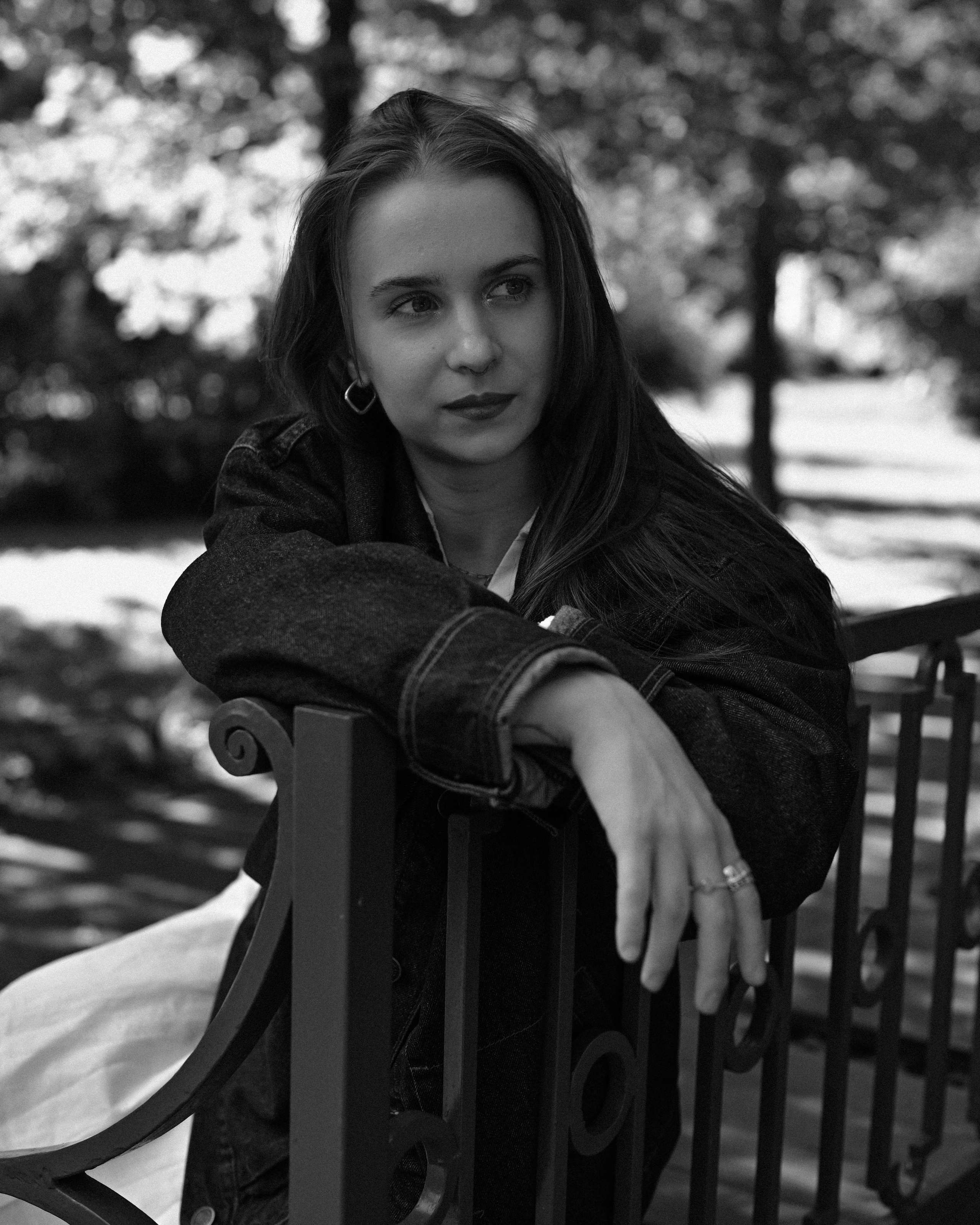 Саша. Женский фотограф. Создатель украшений ручной работы. Модель