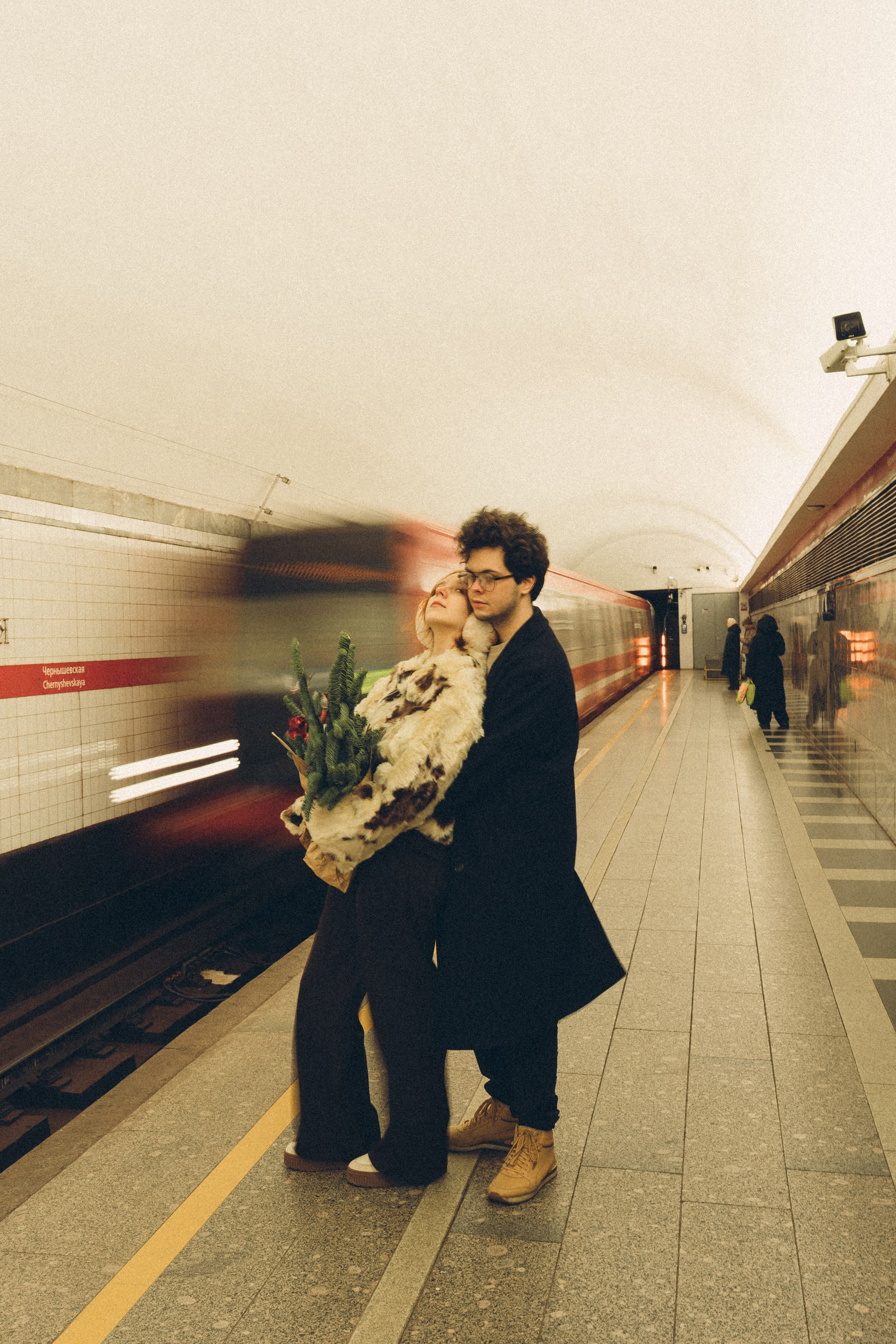 НОВОГОДНЯЯ ФОТОСЕСИИЯ ПАРЫ В МЕТРО ЛЮБОВЬ. Профессиональный фотограф, Санкт-Петербург — Виктория Богомолова