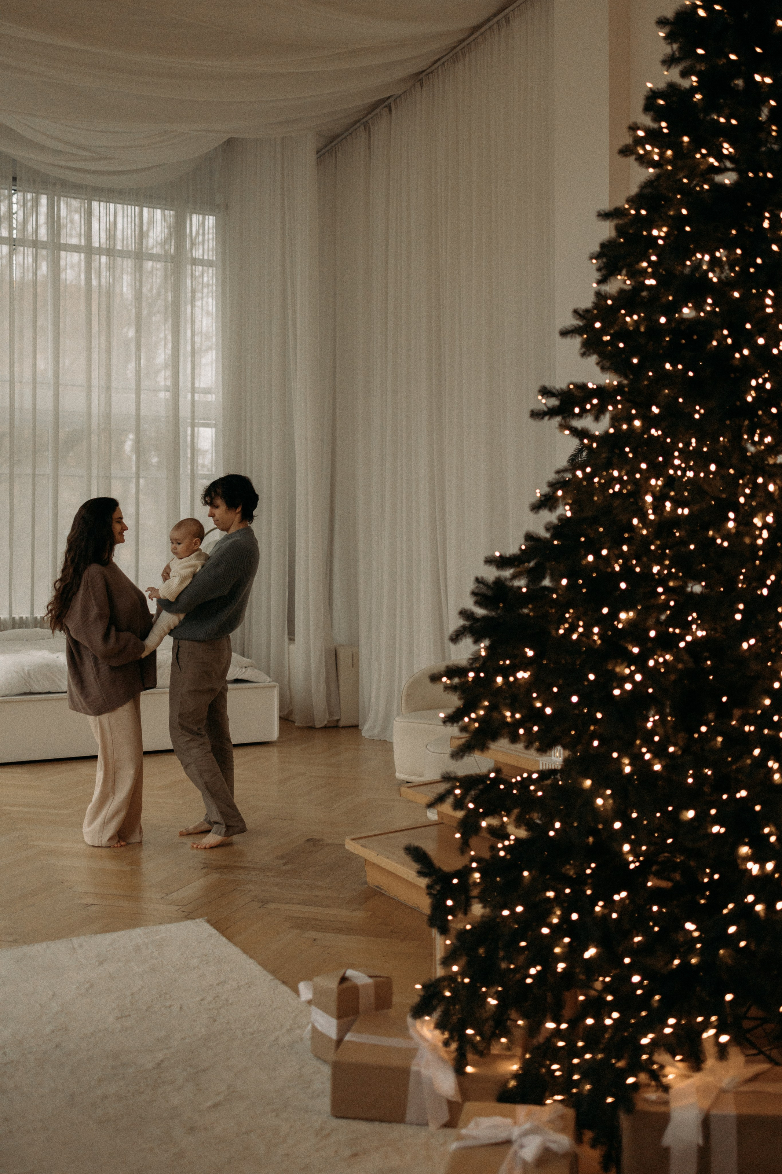 Семейные фотографии в студии. Семейный и детский фотограф Москва