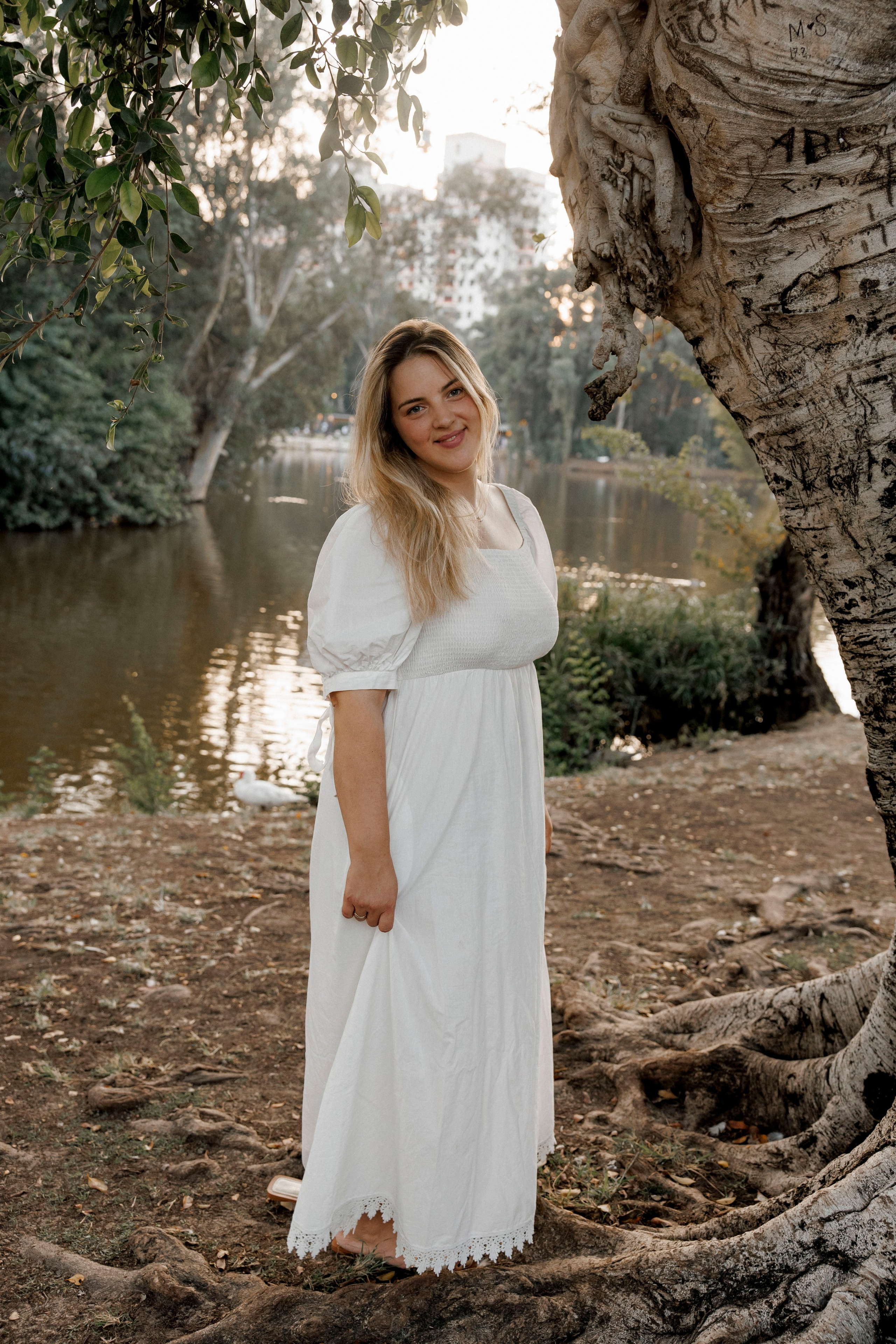 First year photoshoot inside the park (sunset). Wedding and family photographer