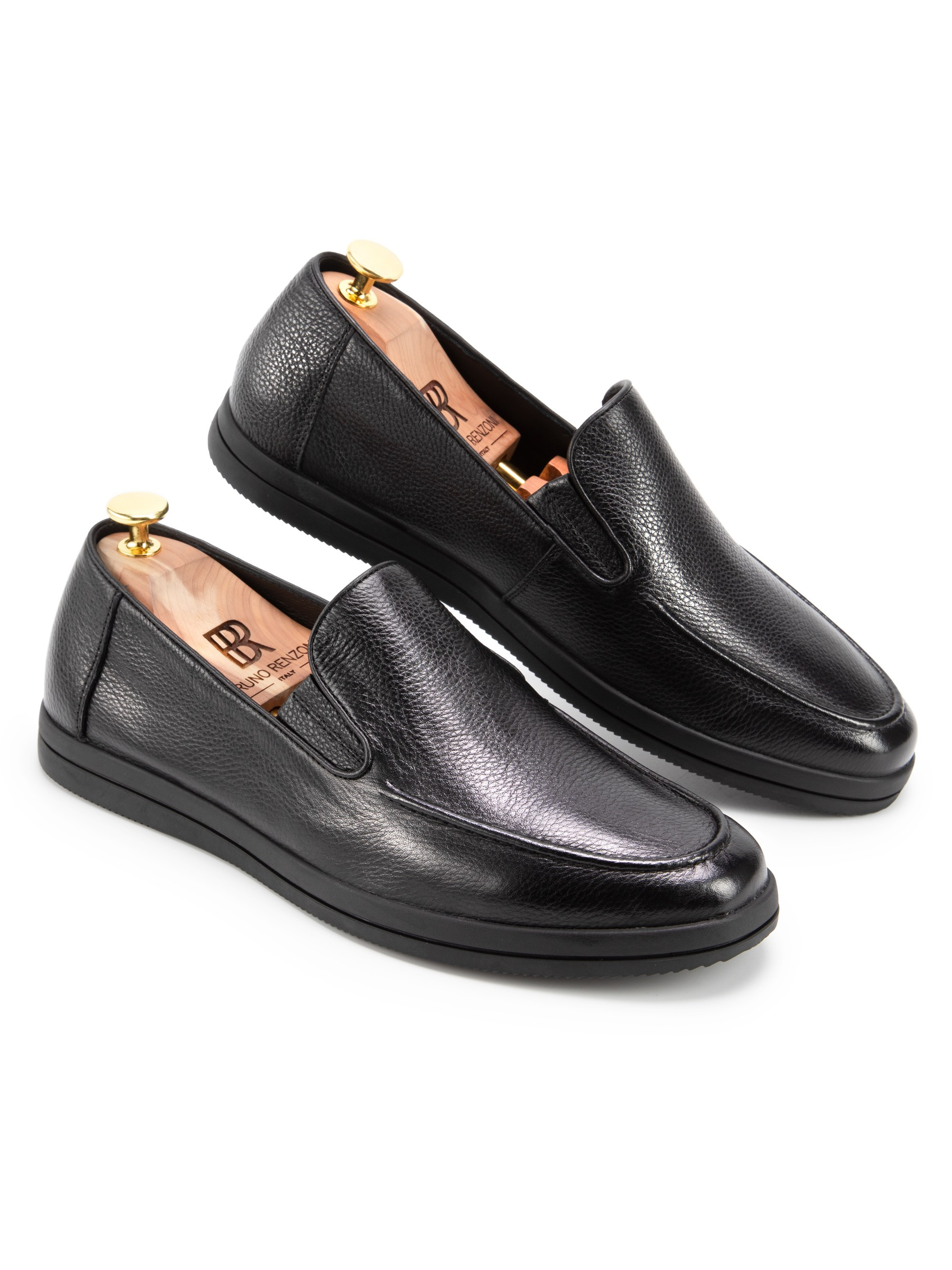 Каталожная фотография обуви. Фотограф в Москве Егор Гончаров