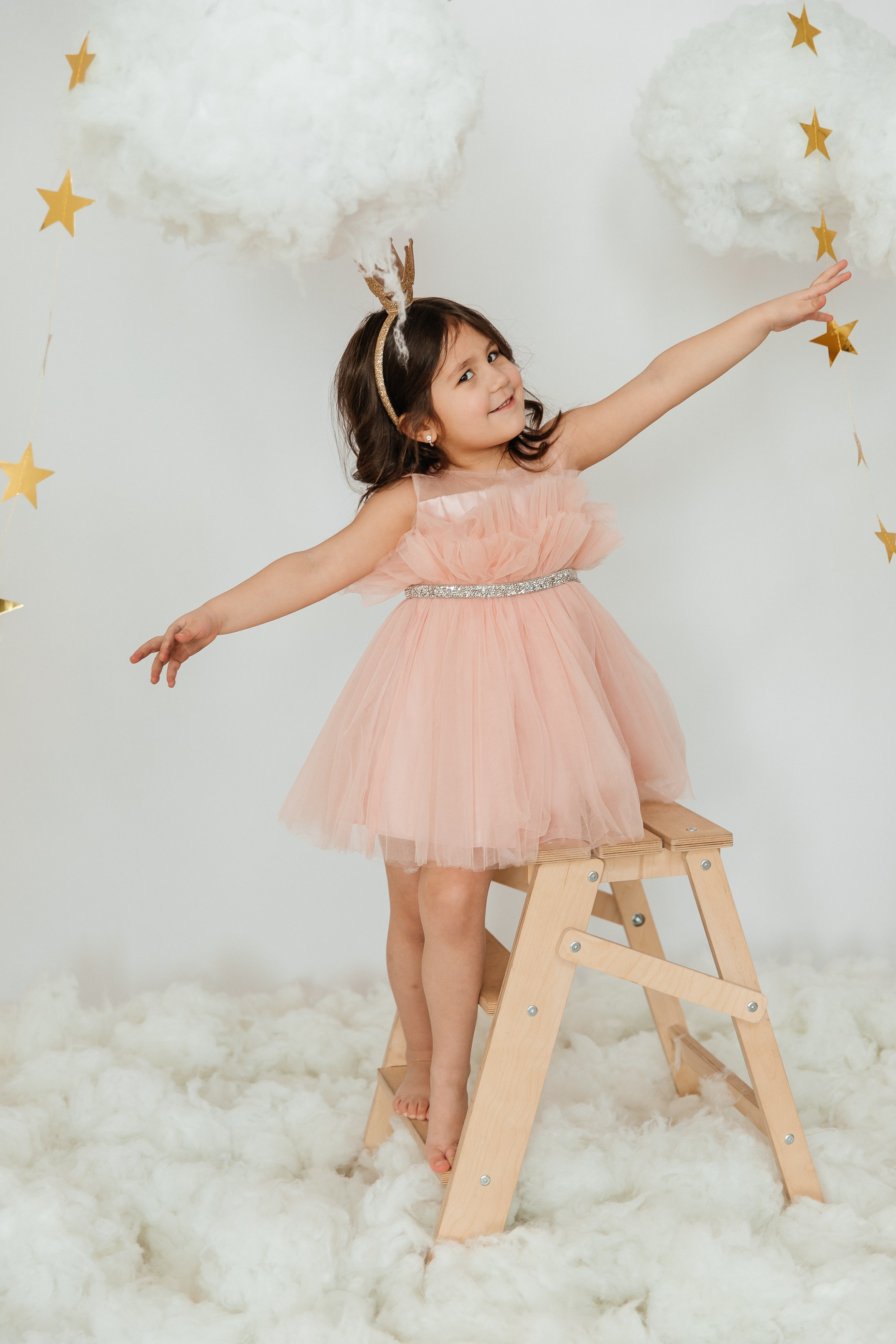 Маюша и Милаша в облаках. Воронистая Анастасия. Фотограф Якутия, Томпонский район