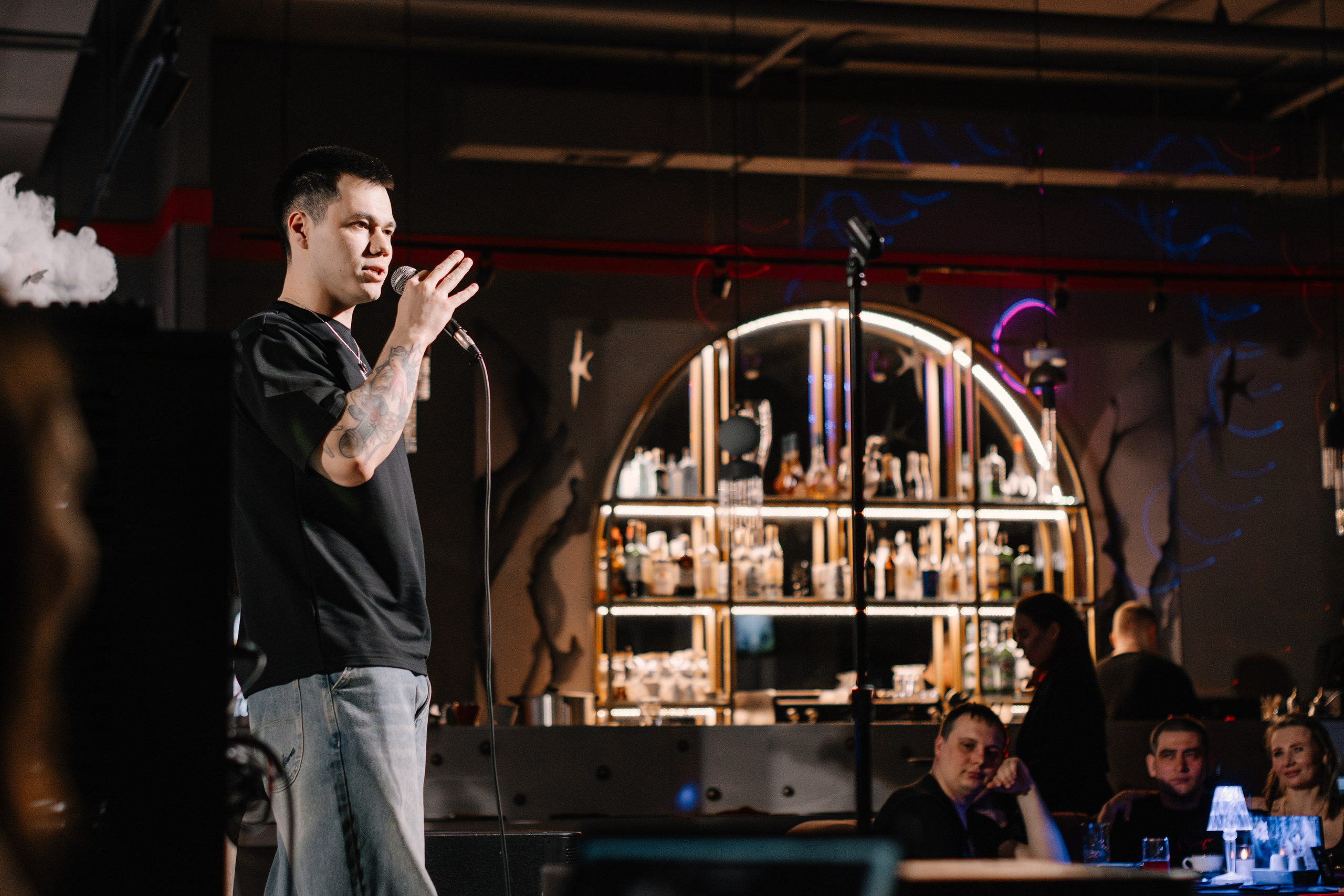 StandUp с Наташей Красновой. 1 апреля в Sketch. Фотограф в Челябинске Любовь Денисенко