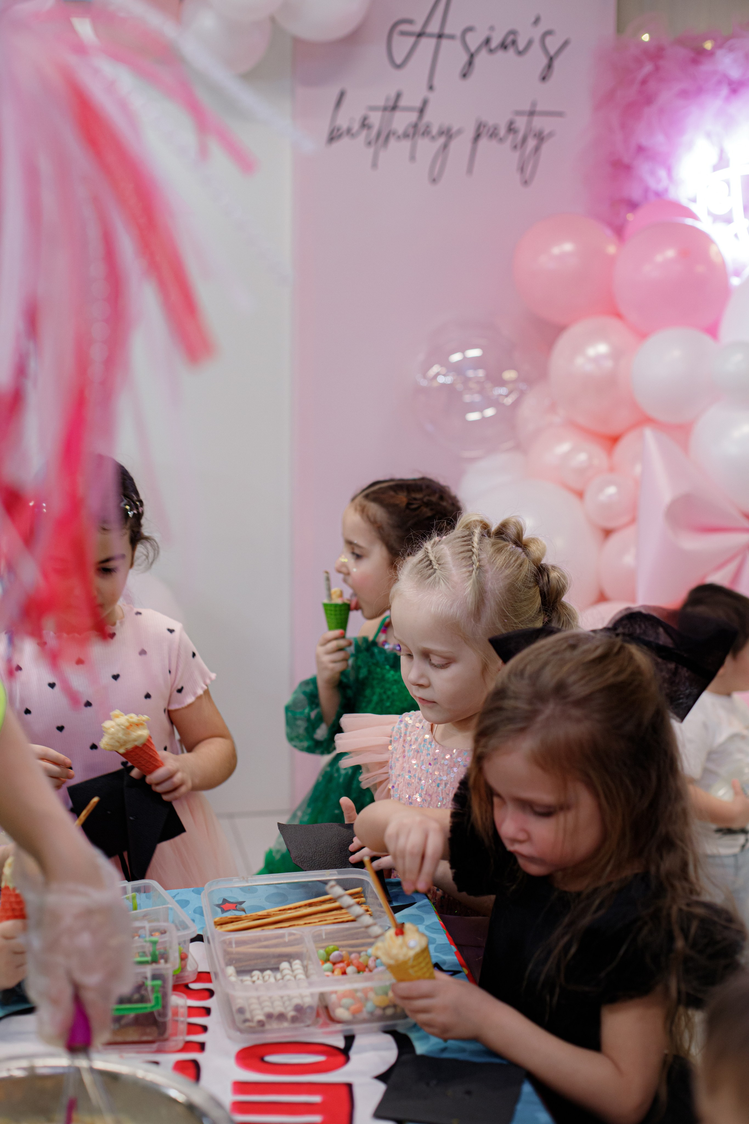 ASIA'S BIRTHDAY PARTY. Photokarish