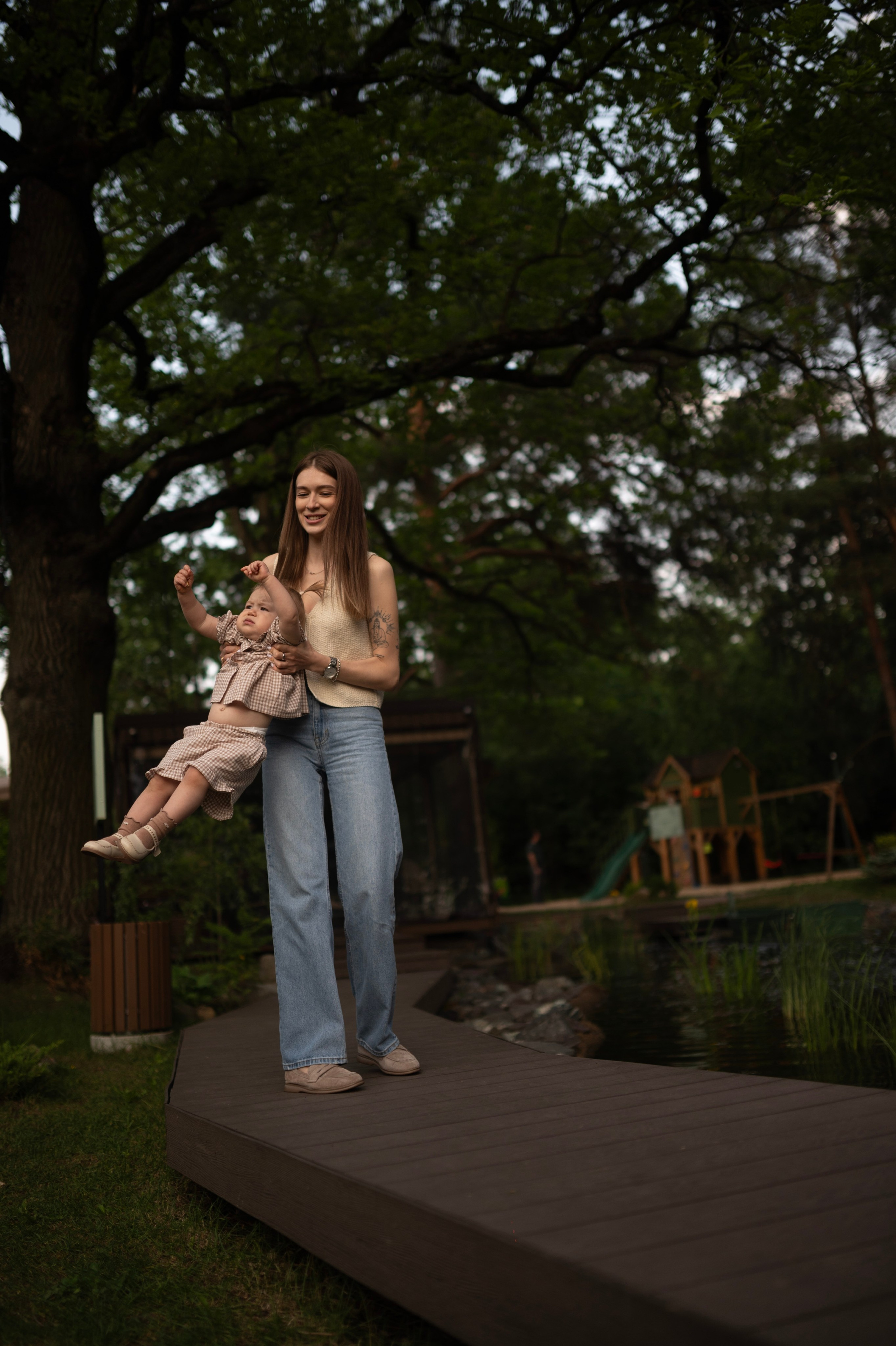 Надя и Алиса в ресторане Кедр. Семейный и свадебный lifestyle-фотограф в Москве Мария Петрова