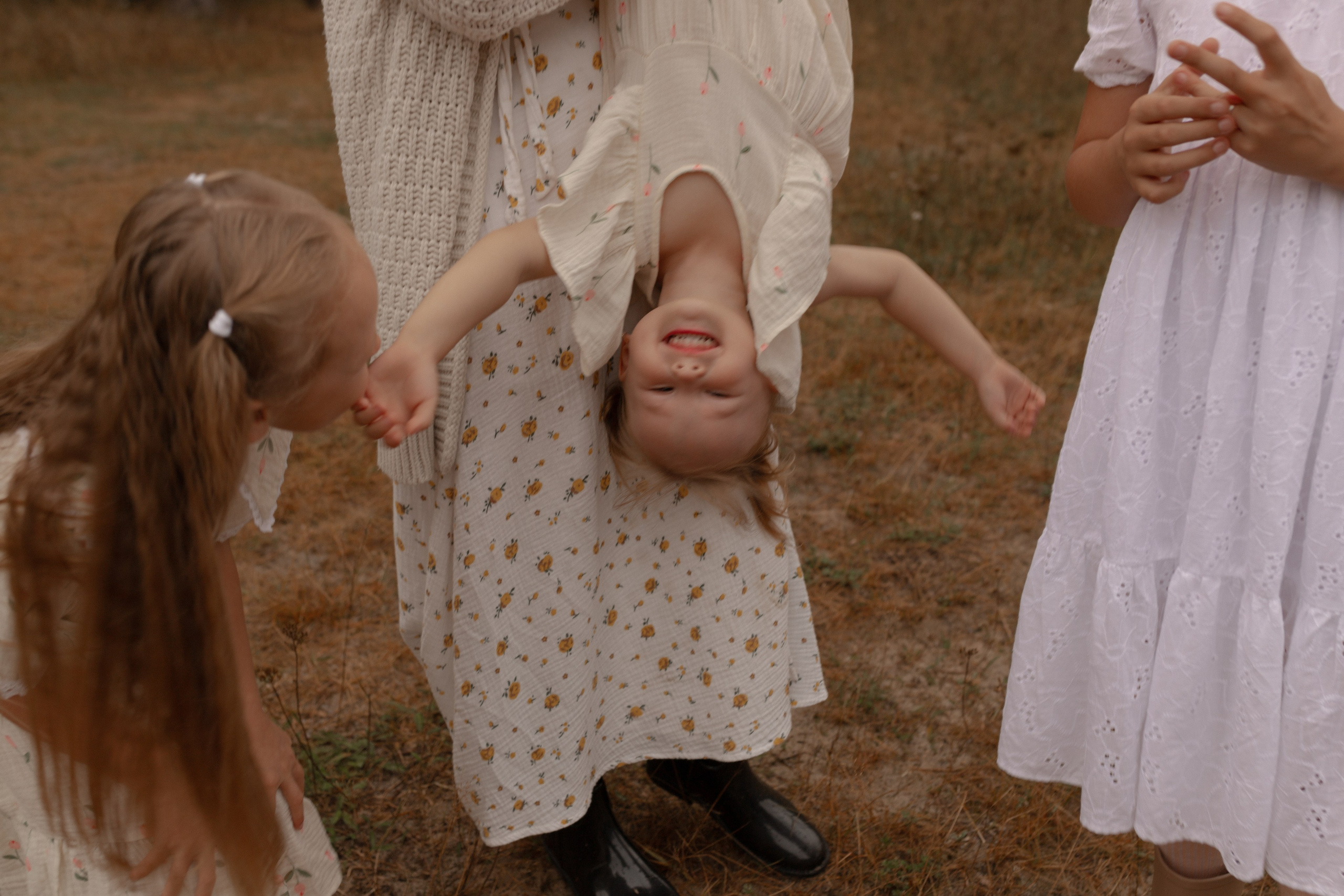 Мама Алина, Маша, Дина и Анечка. Фотограф Татьяна Семенова