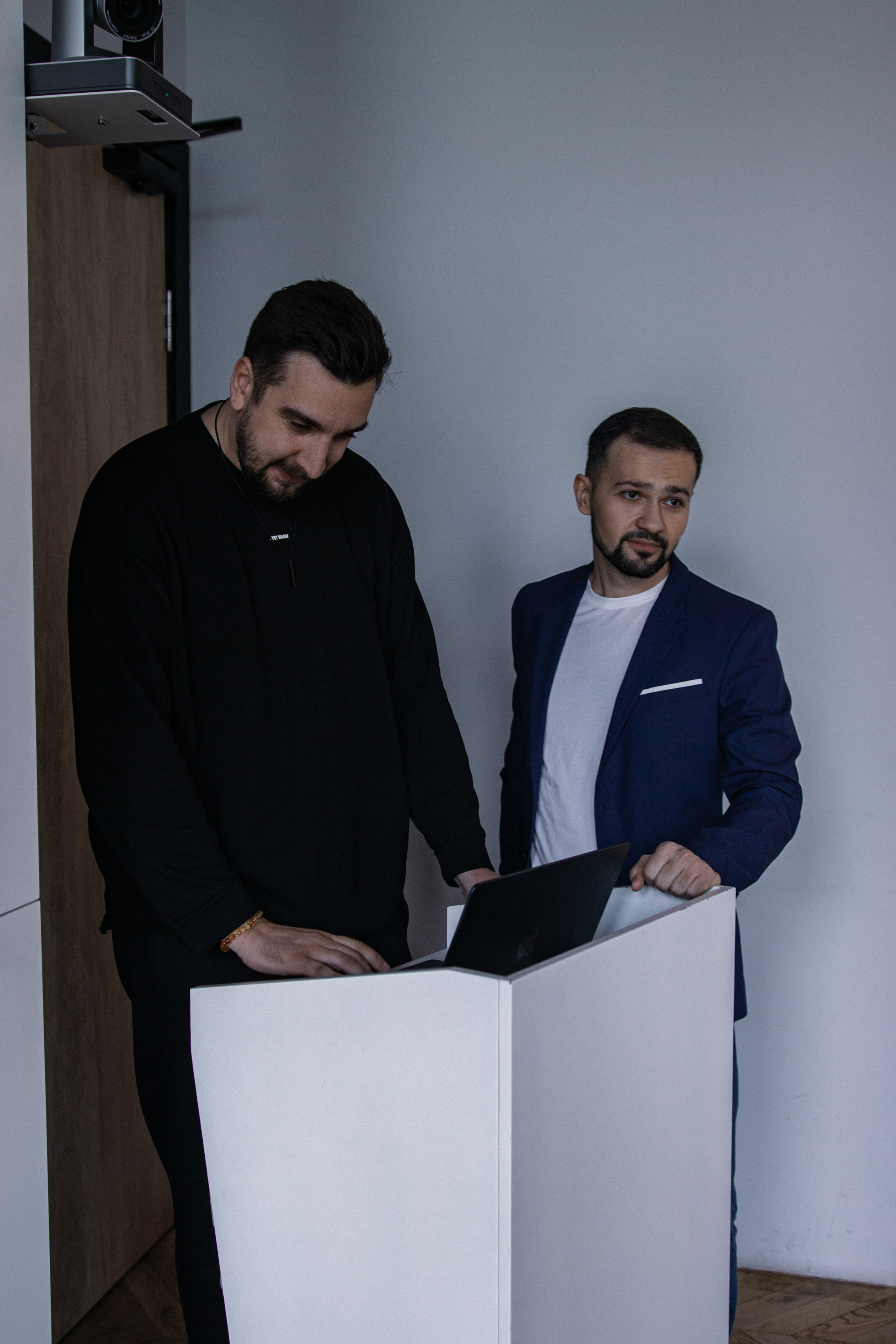 Планерка компании недвижимости. Фотограф Москва — личные фотосессии, лавстори в студии