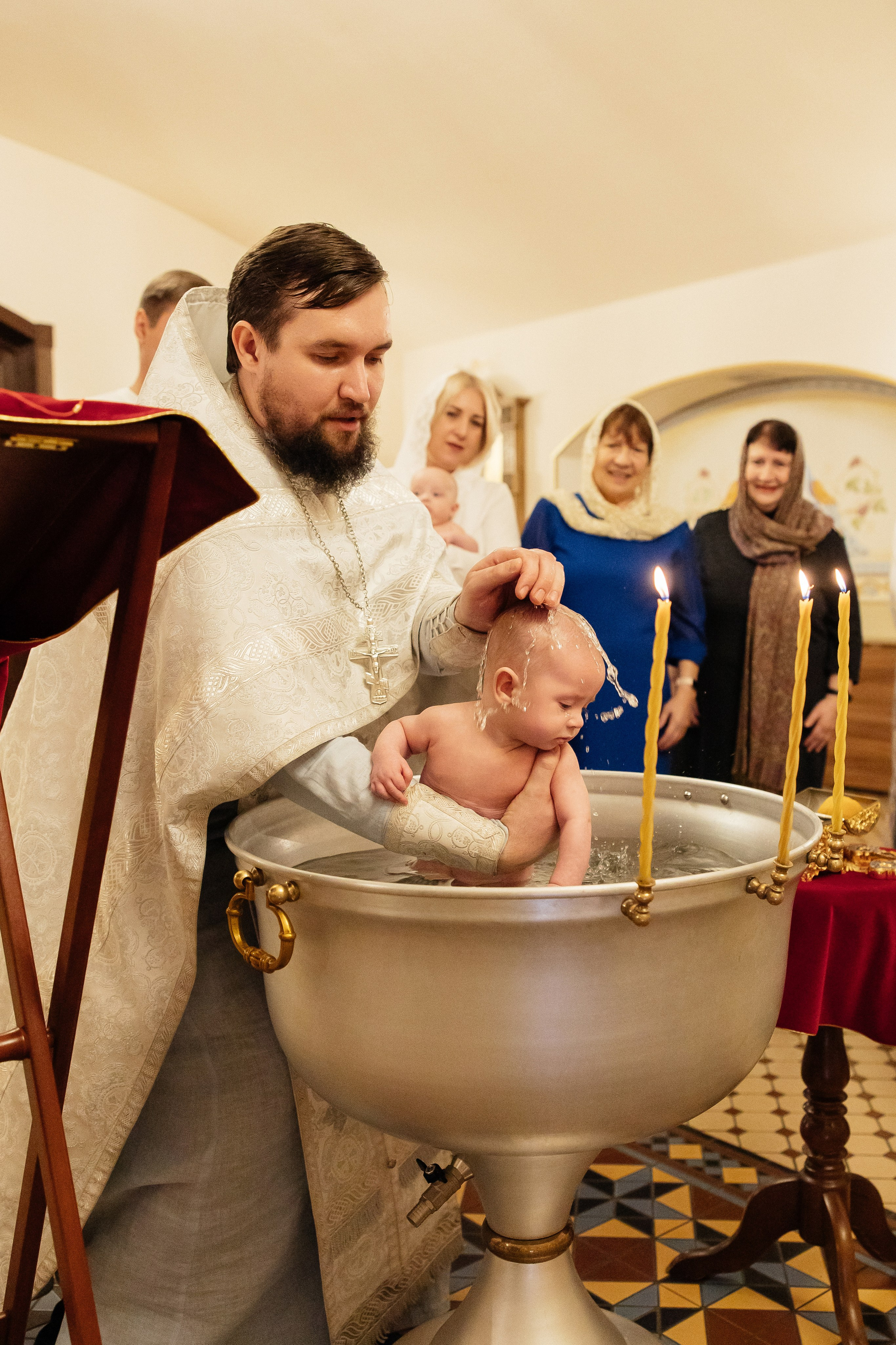 Таинство Крещения Александры и Алисы. Храм Покрова Пресвятой Богородицы. Семейный фотограф в Рязани и Рязанской области