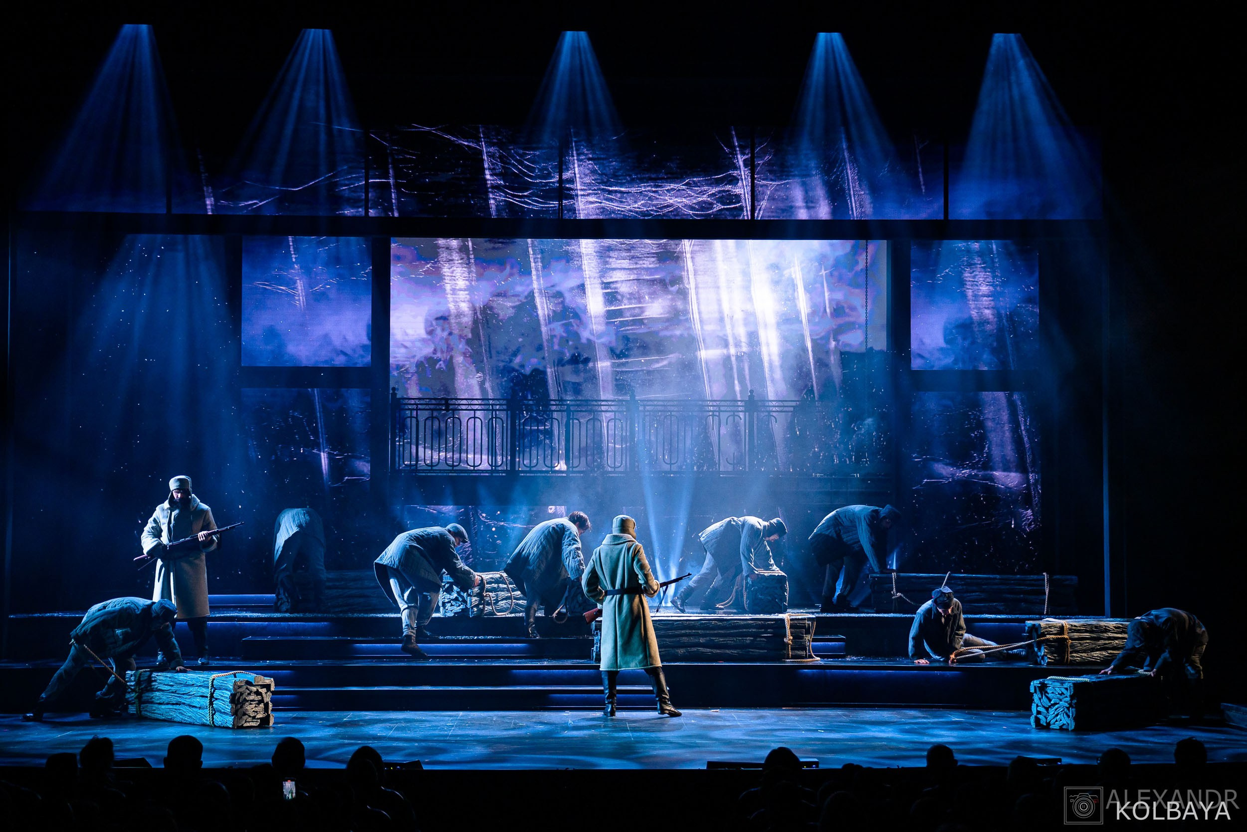 Фоторепортаж с мюзикла Вальс-Бостон 18 сентября 2025 года. Концертный и театральный репортажный фотограф в Москве Александр Колбая