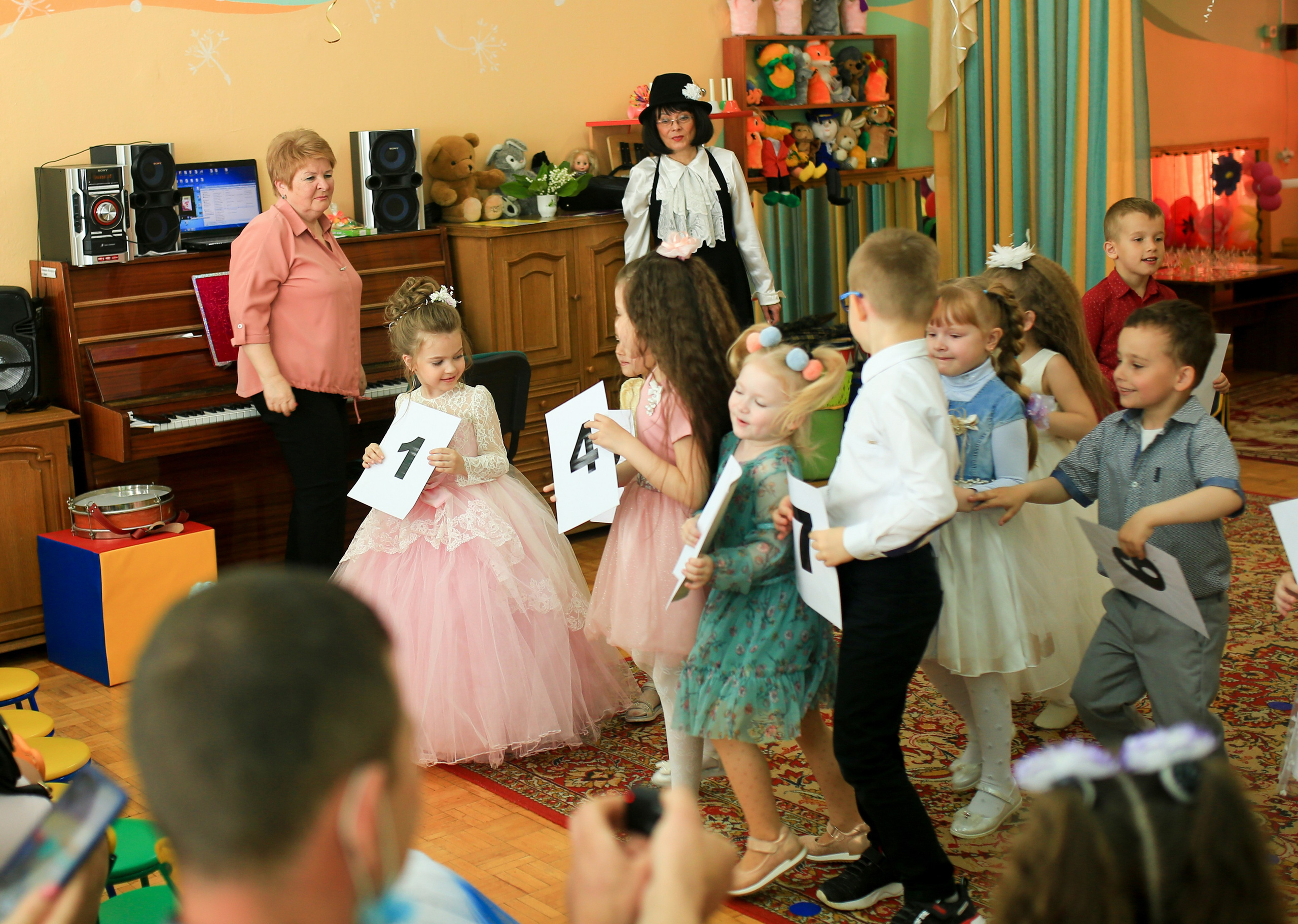 Выпускные в детском саду. Семейный и детский фотограф Виталий Катюшин