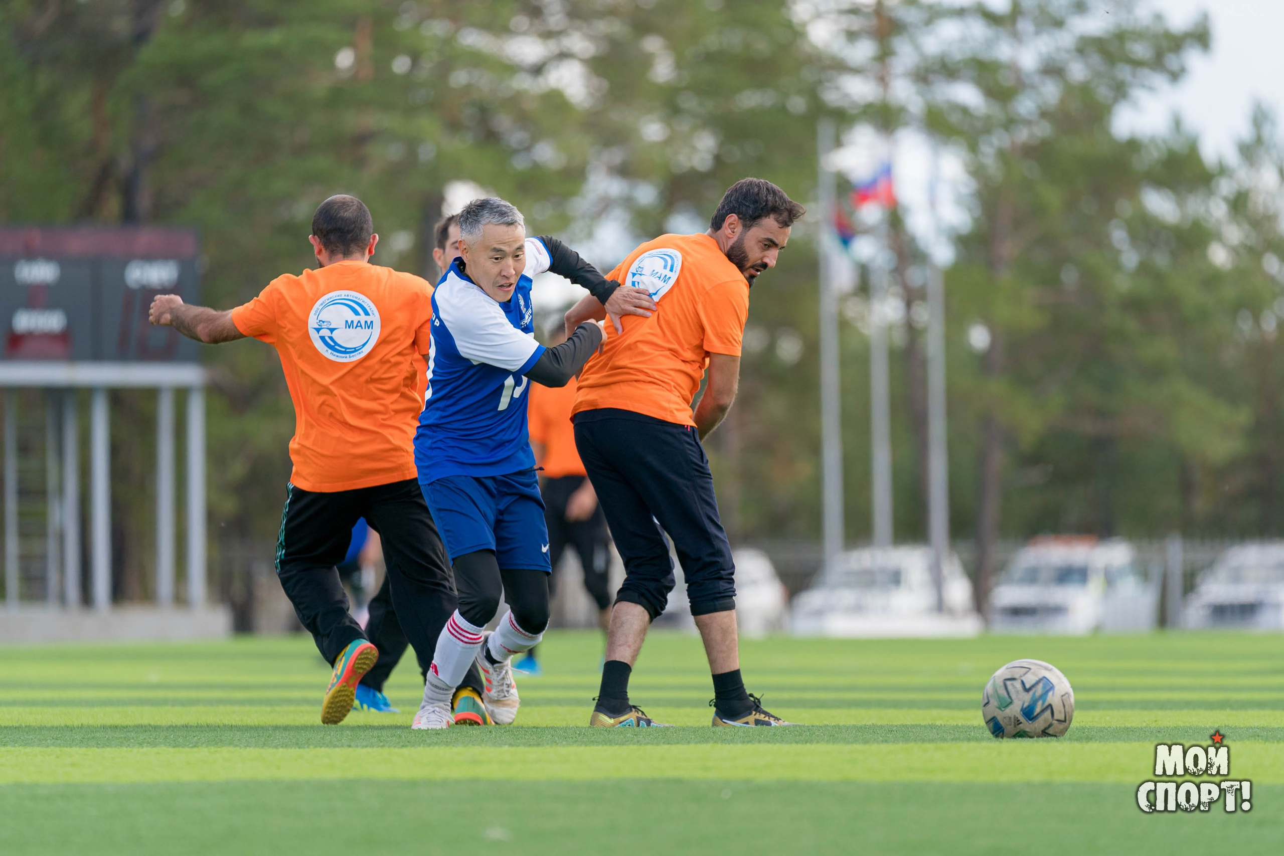 Товарищеская игра по футболу между командами ФКУ Упрдор «Вилюй», МР «Горный улус» и ООО «Мегинские автомагистрали». Студия «Мой Спорт!» — все о спорте в Якутии