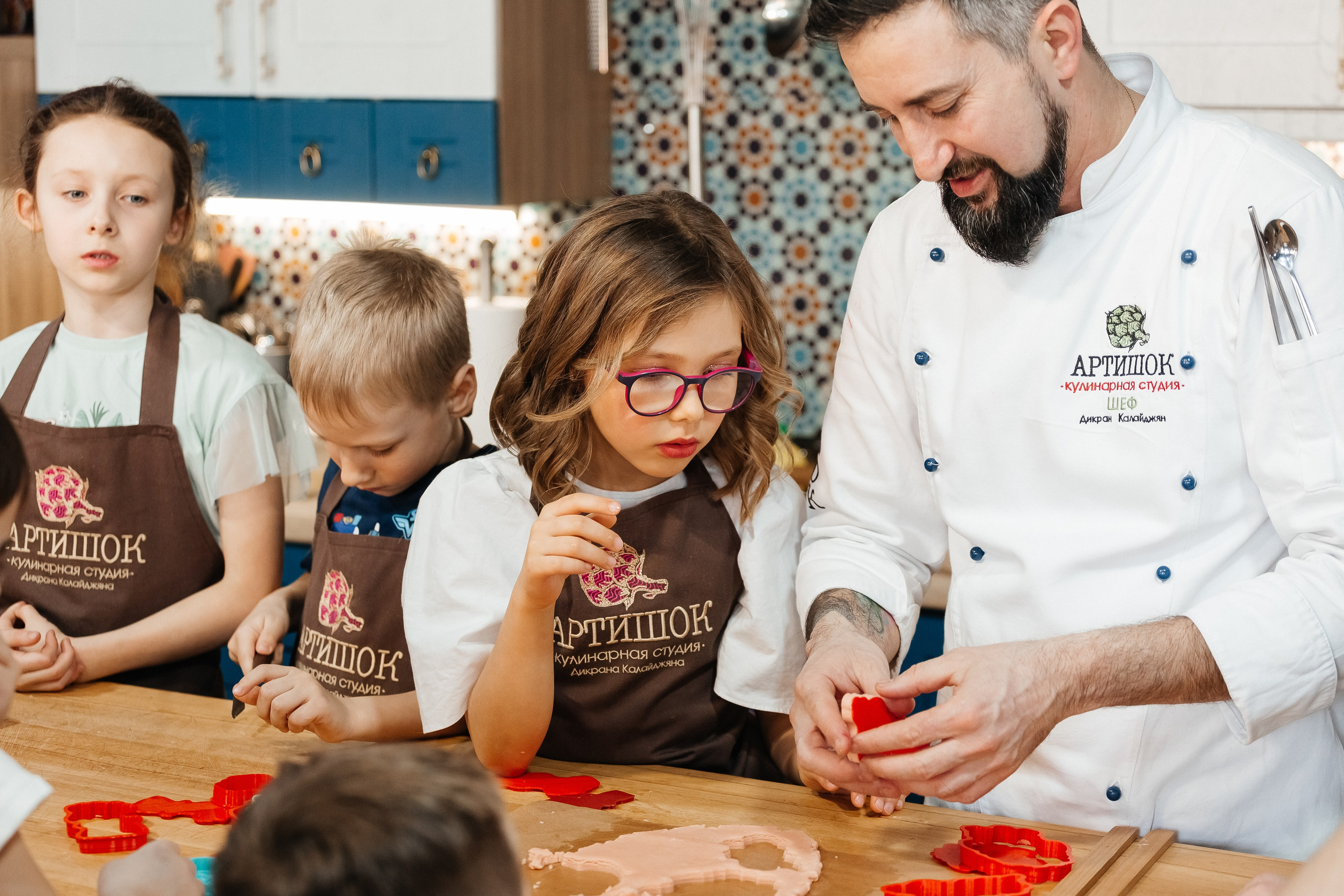 Детский мастер-класс в «АРТиШОК». Фотограф Кемерово | Сергей