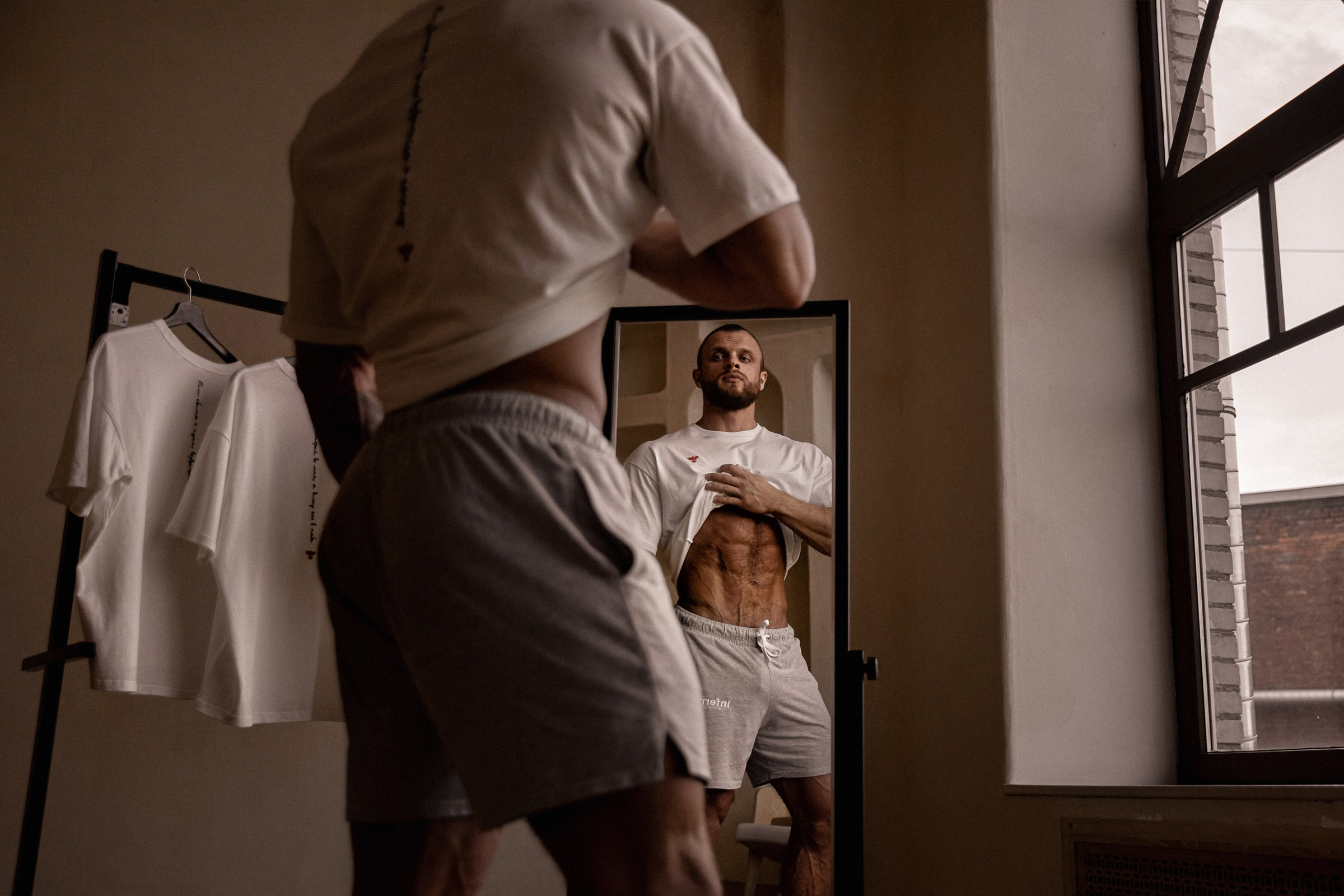 Фотосессия мужской одежды для марктплейсов. Фотограф женский и мужской портрет Санкт-Петербург