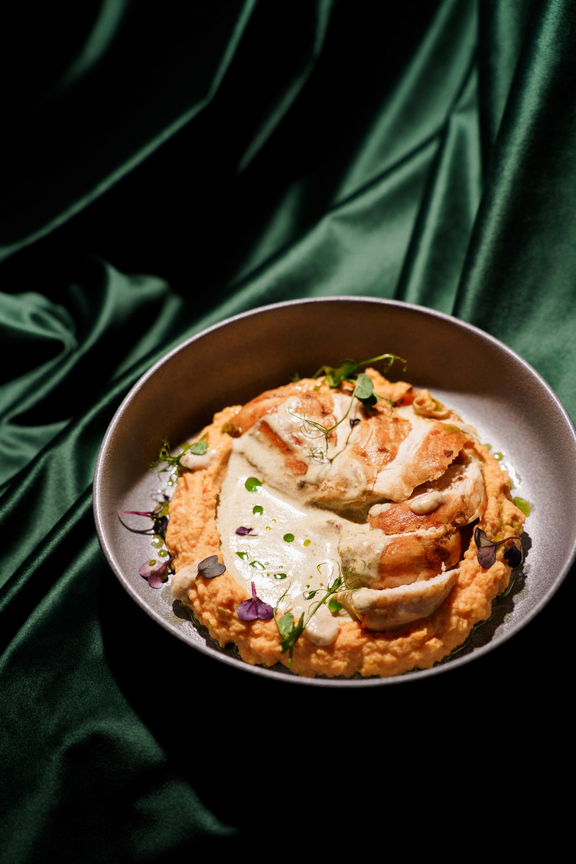 ЕДА И НАПИТКИ. Женский портрет