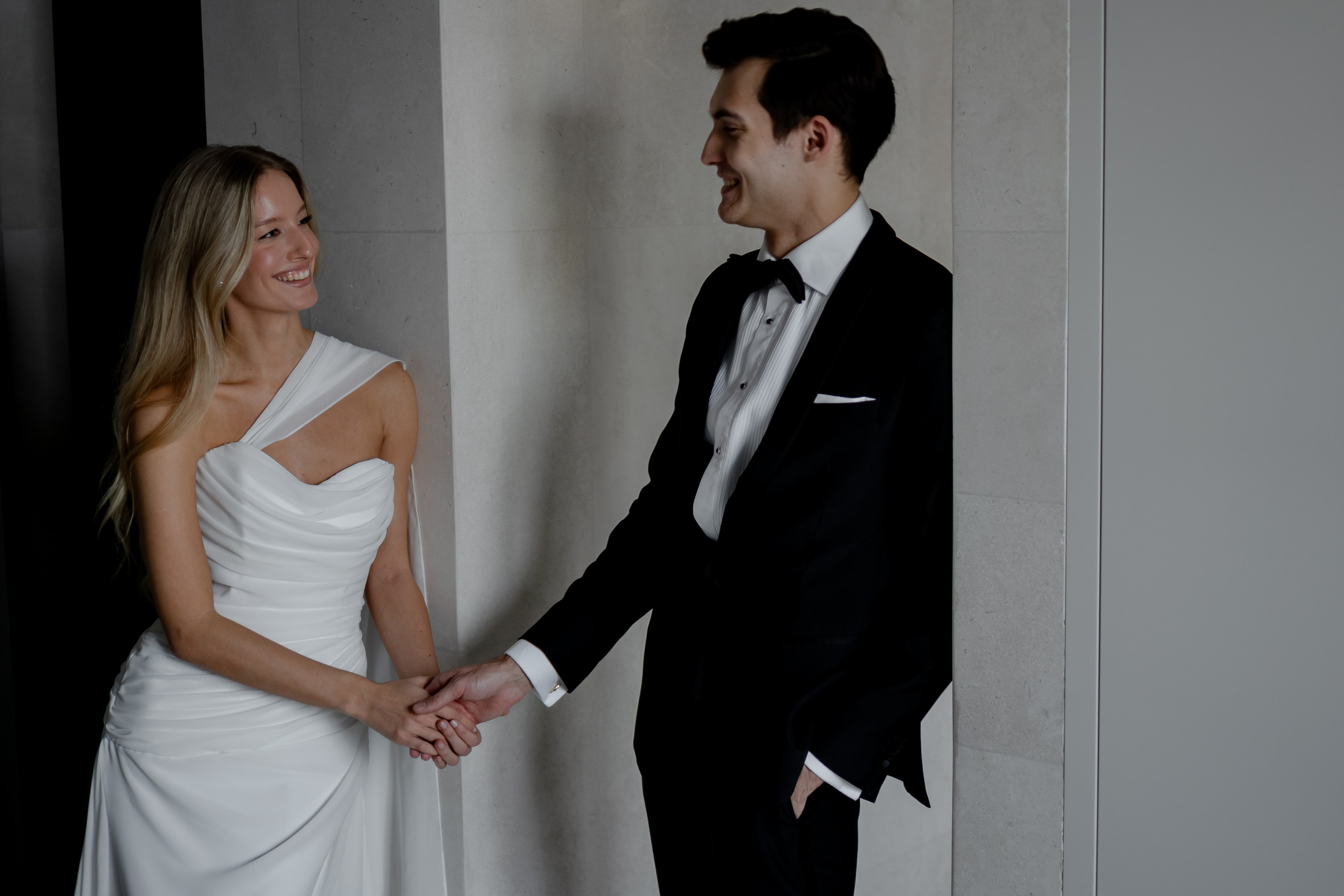 ЭЛЕГАНТНАЯ СВАДБЕНАЯ СЬЕМКА ЖЕНИХА И НЕВЕСТЫ В ДОРОГОМ ОТЕЛЕ САНКТ-ПЕТЕРБУРГА. Профессиональный фотограф, Санкт-Петербург — Виктория Богомолова