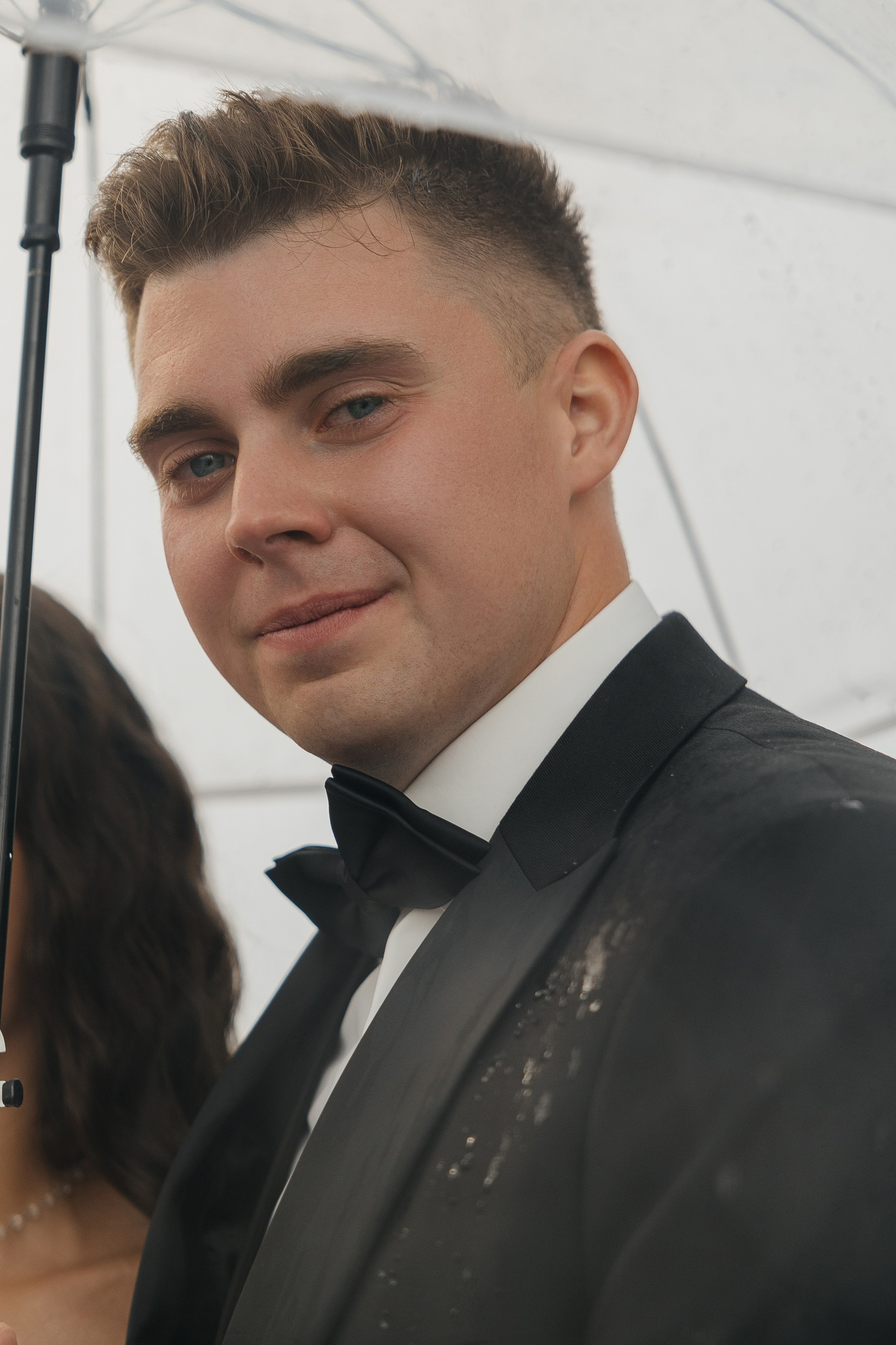 Rain falls down. Главная