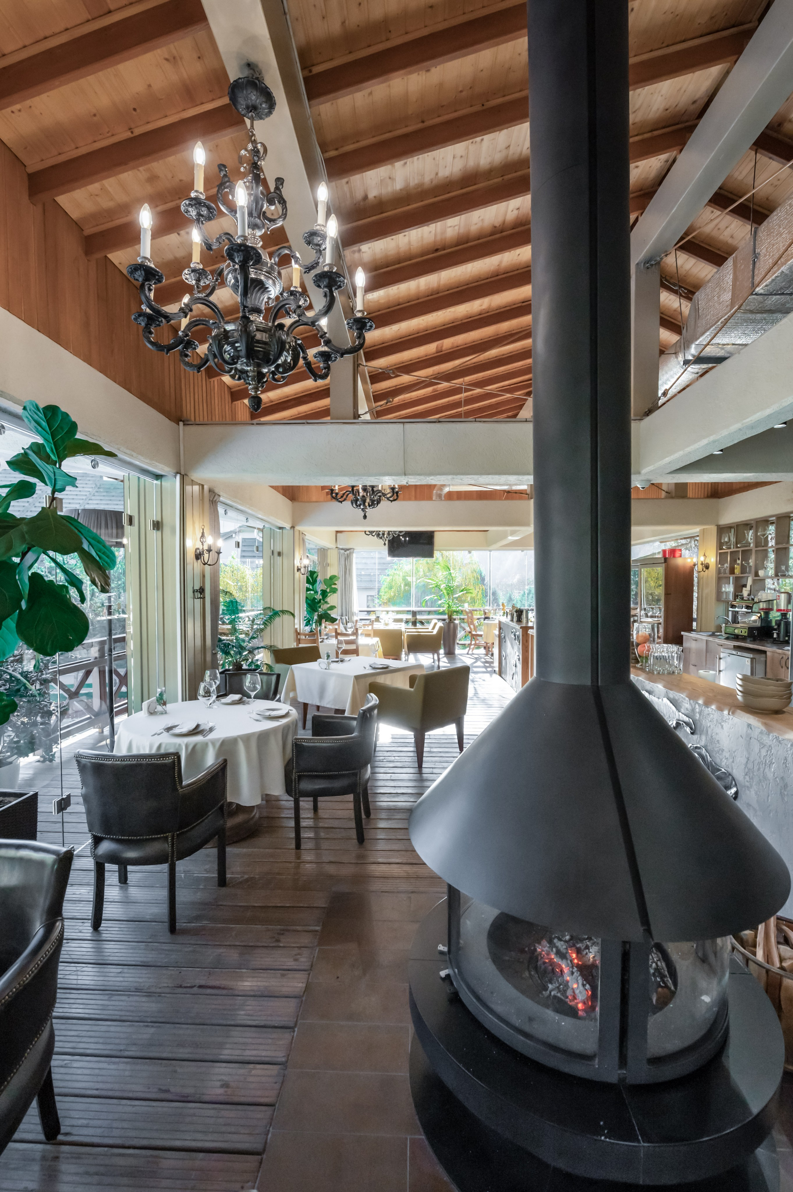 Ресторан «Черная Лисичка» на курорте Газпром Поляна. Репортажный фотограф в Красной Поляне и Сочи Павлюченко Екатерина