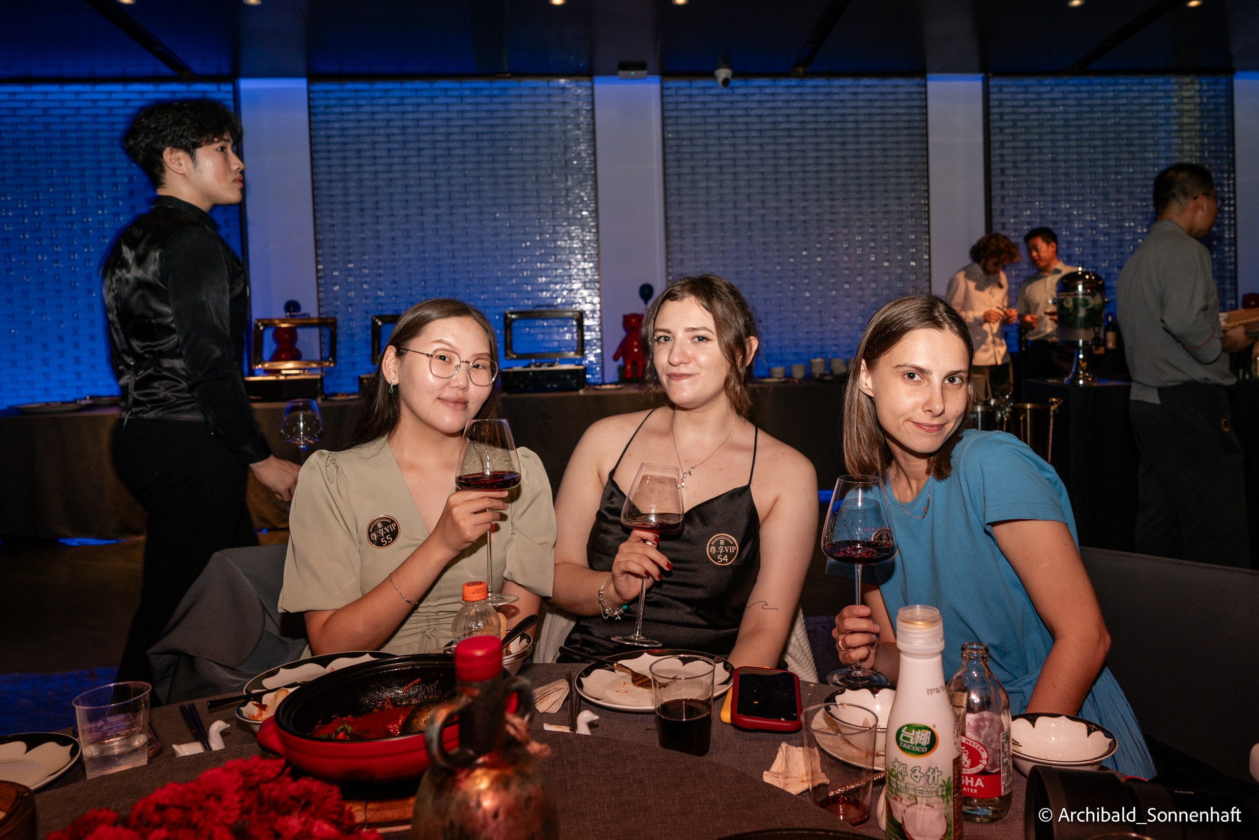 Georgian party. Photographer in Guangzhou, China. Archibald Sonnenhaft