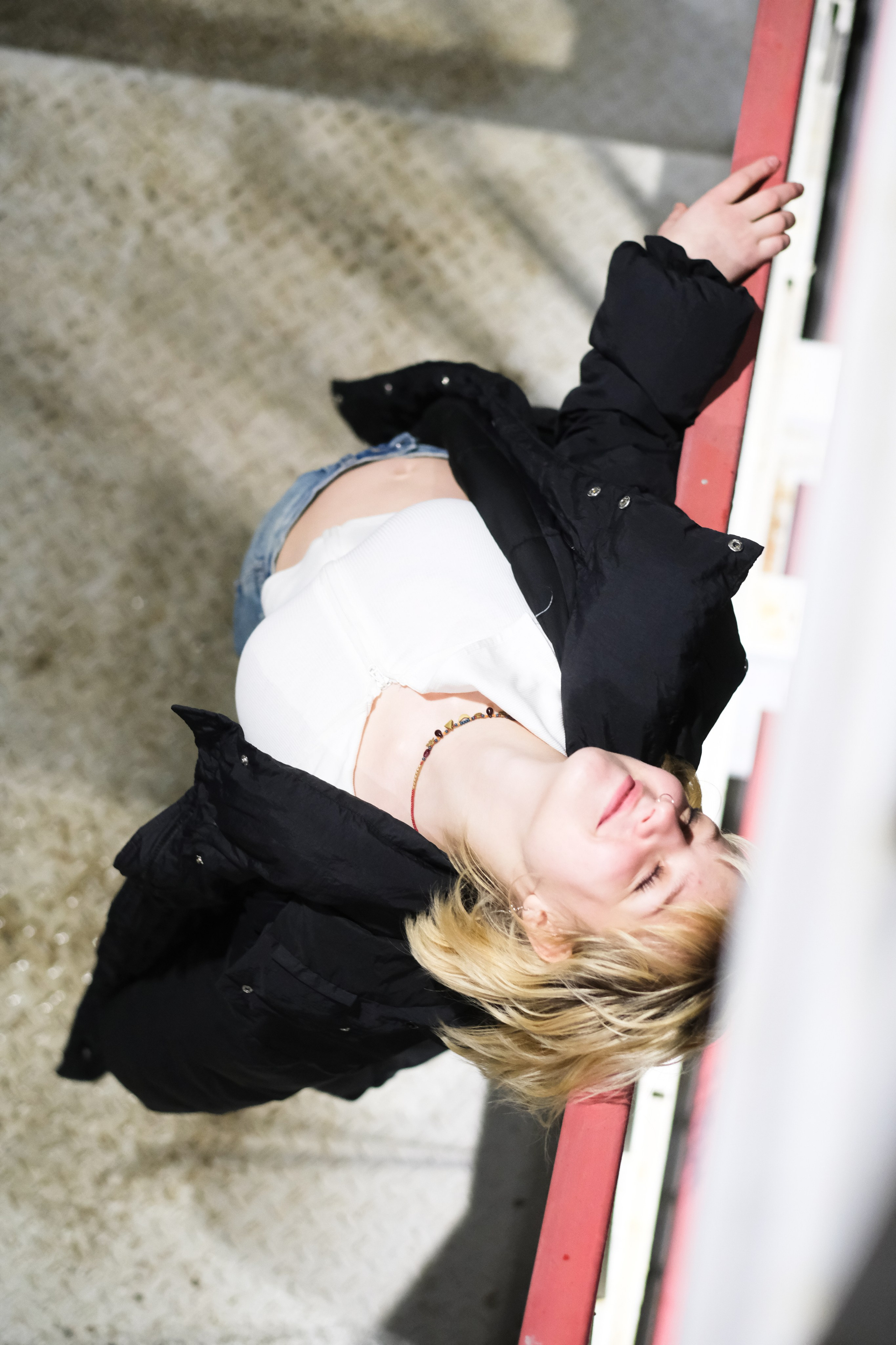 Кристина у электричек. Креативный фотограф в Москве Арапова Виталия