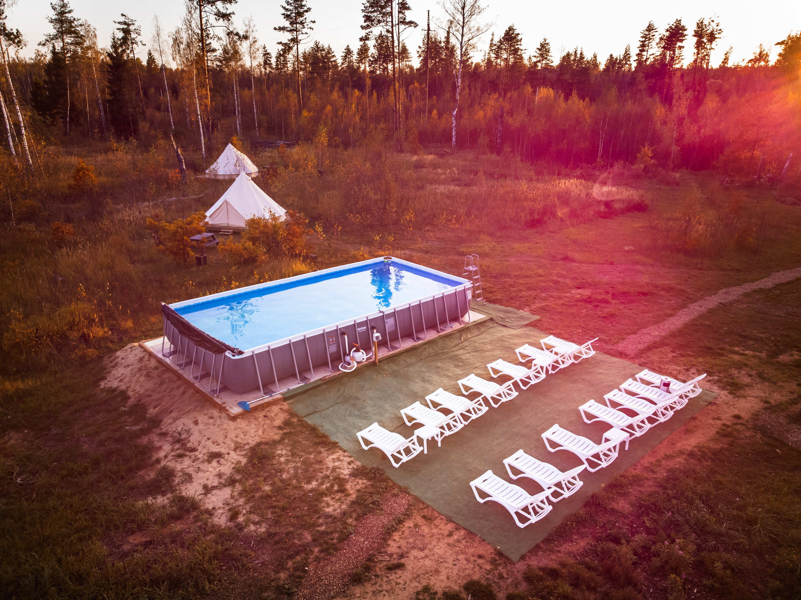 Бассейн, трава, осень, лес, природа, база отдыха, загородный клуб, "ПОБЕГ ИЗ ГОРОДА"