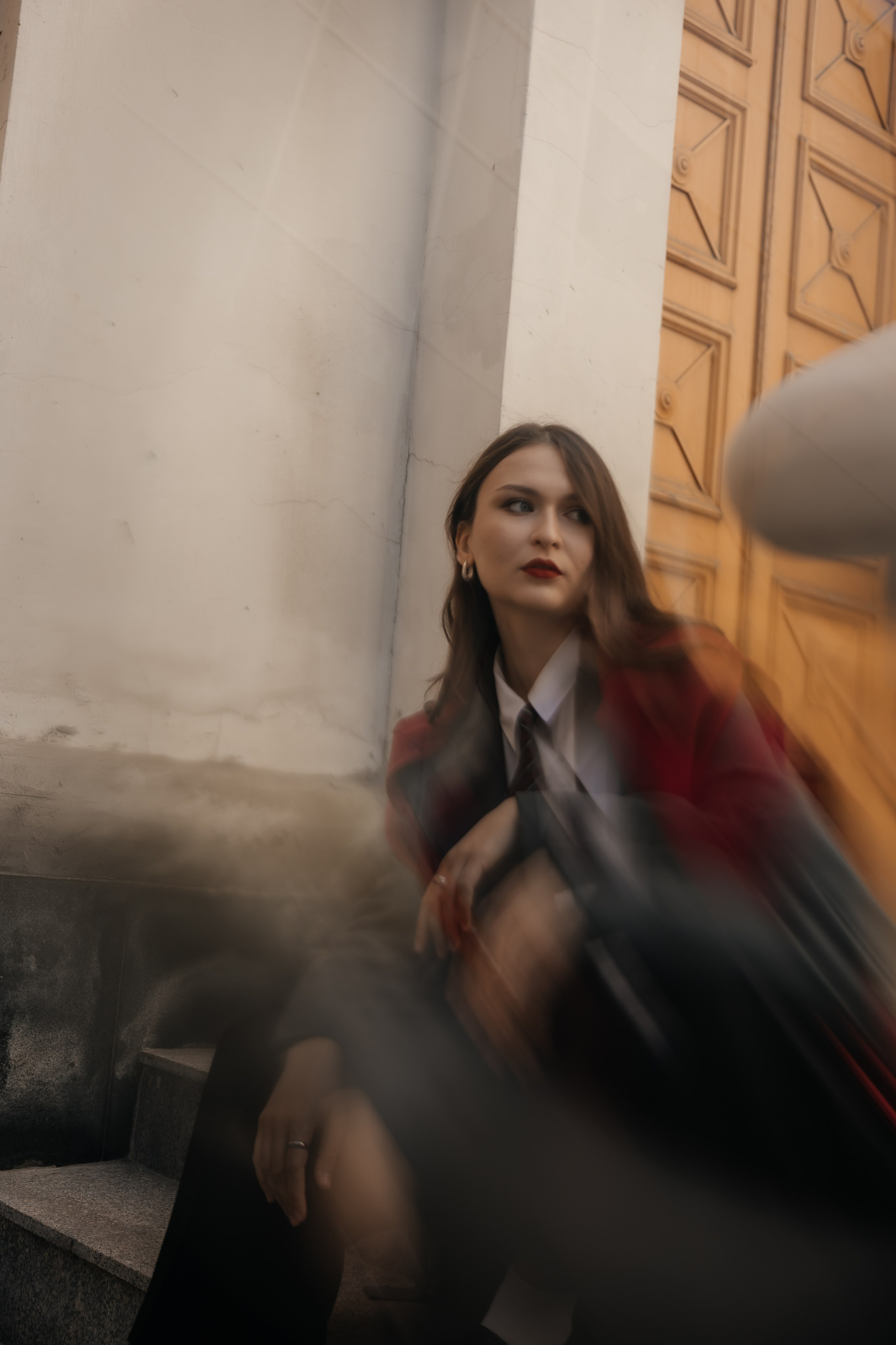 Софа. Прогулочная фотосессия у Победы. Свадебный и семейный фотограф в Новосибирске Ирина Дорошкова