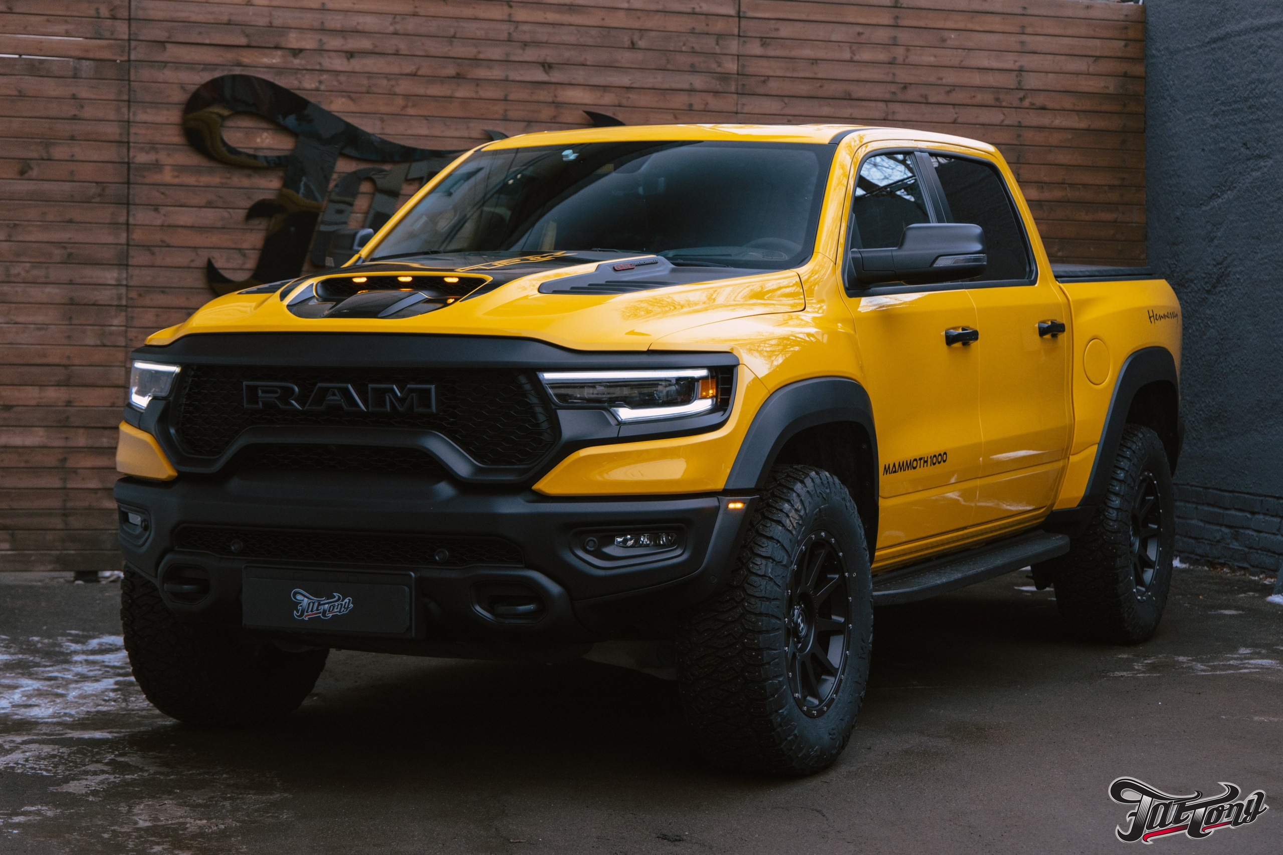 RAM TRX замена ремней безопасности и оклейка в полиуретан. DeLorein