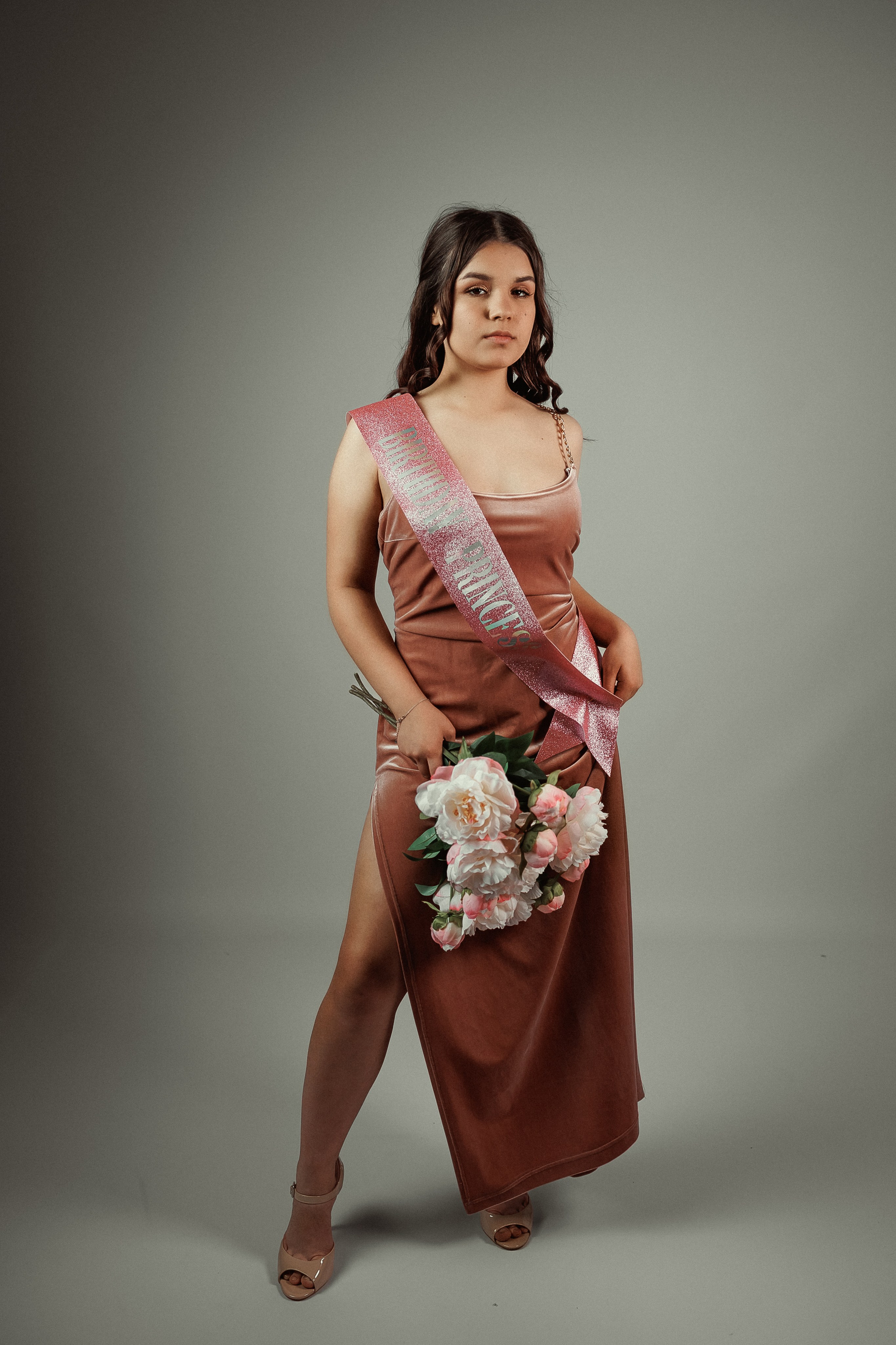 Подростковая фотосессия к дню рождения. Детский семейный фотограф в Абинске