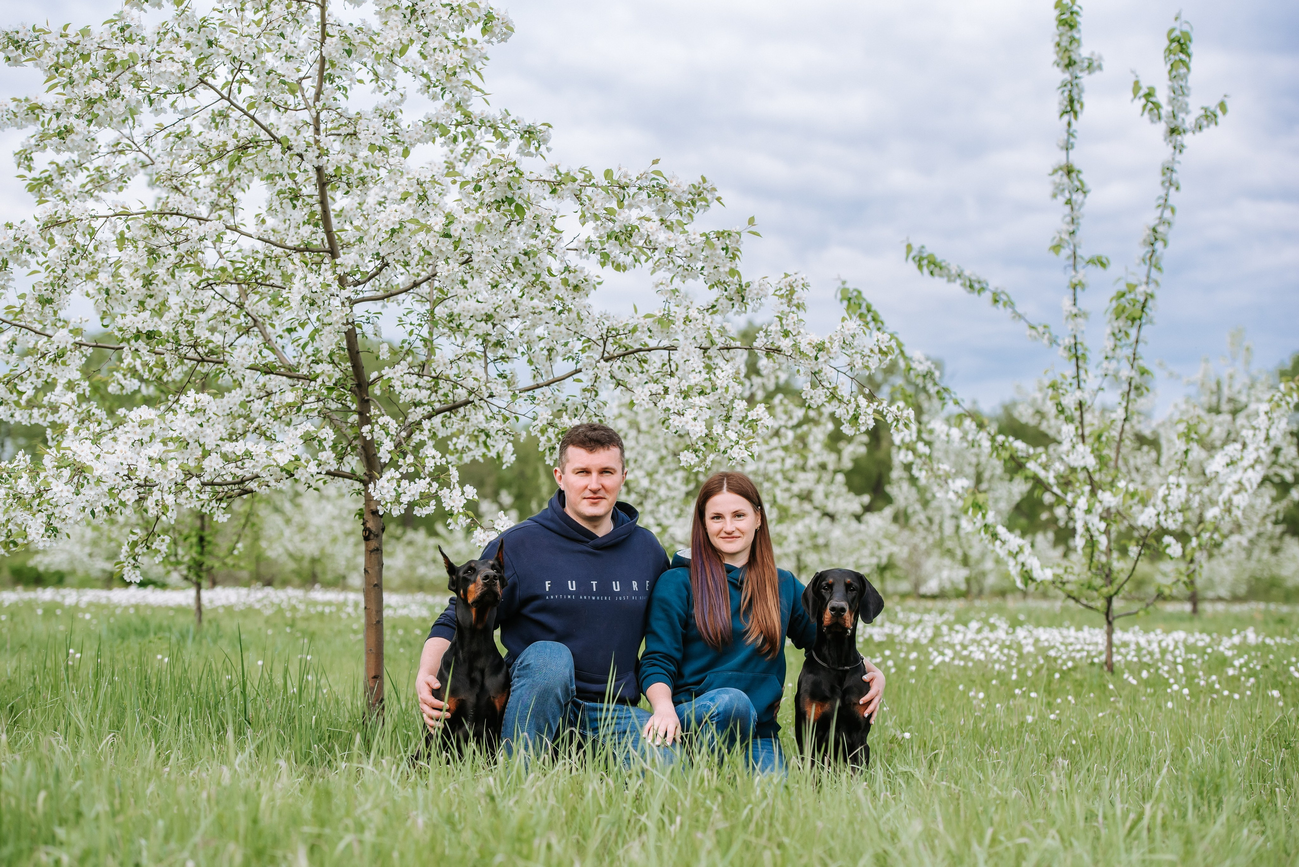 Цветение с доберманами. Фотограф Диана Оленина Красноярск / Братск