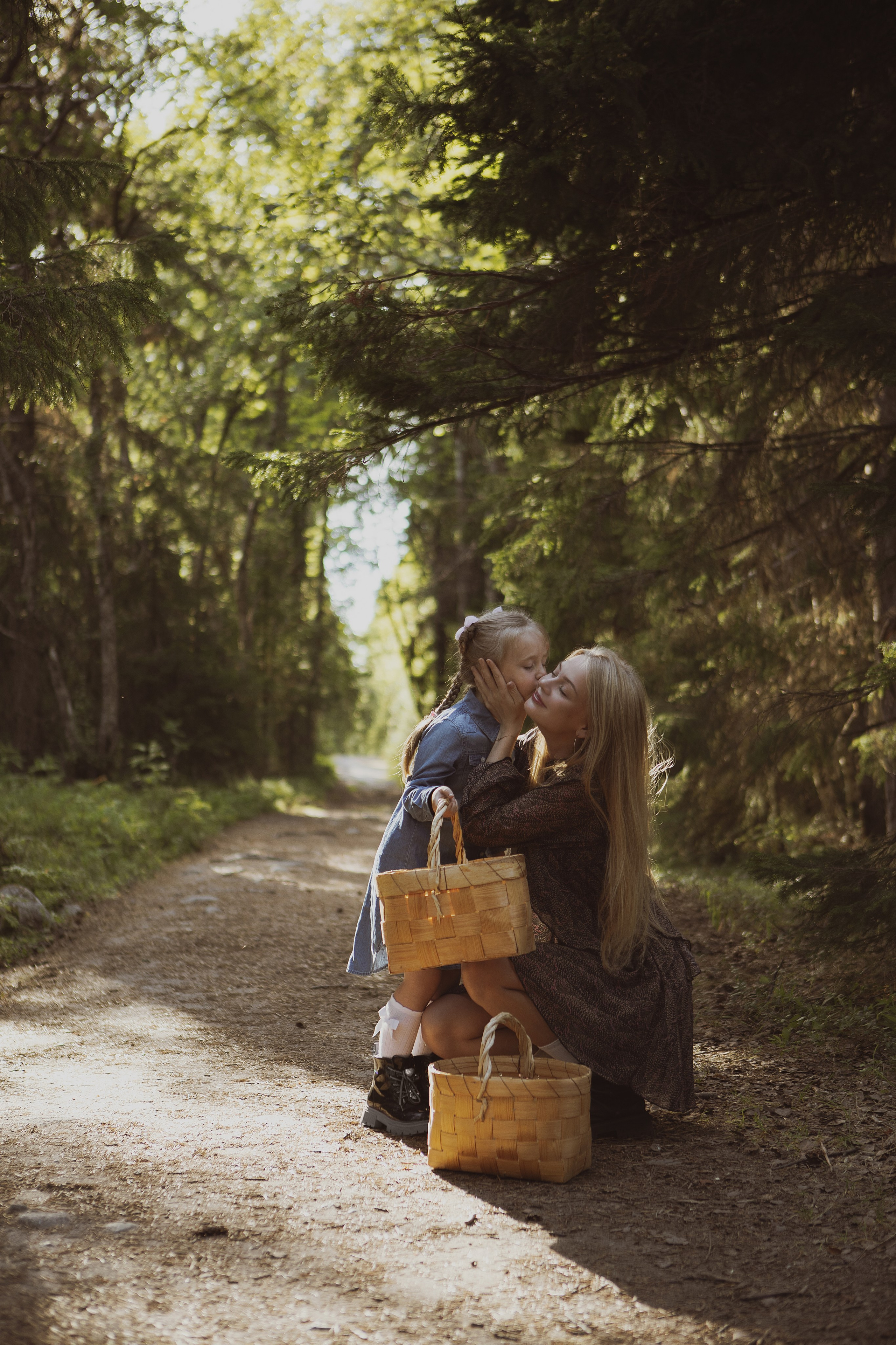 Семейная фотосессия в лесу. Фотограф в Москве Таша Логинова