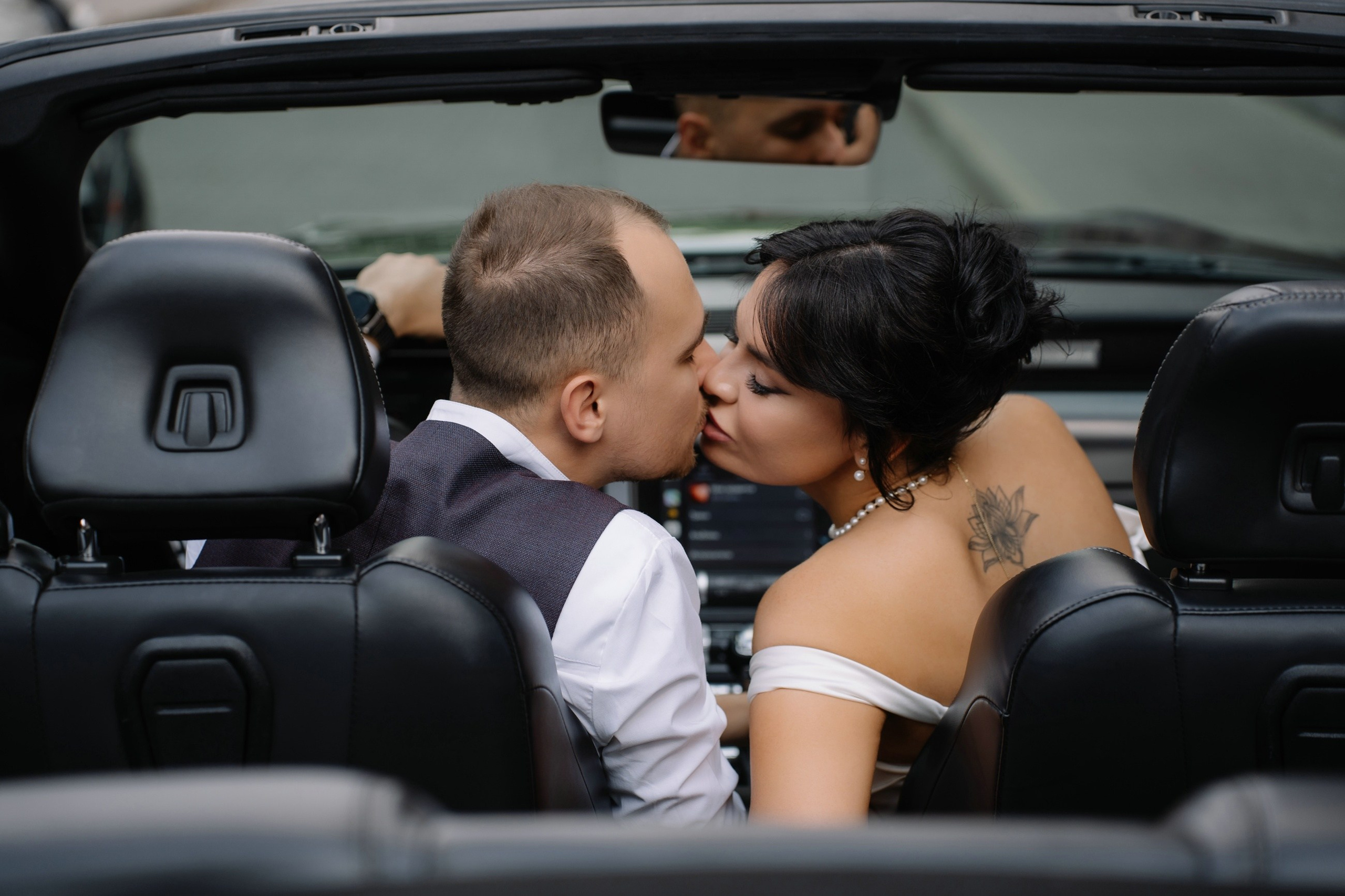 Свадебная фотосессия с кабриолетом. Свадебный и семейный фотограф в Москве Светлана Зоткина