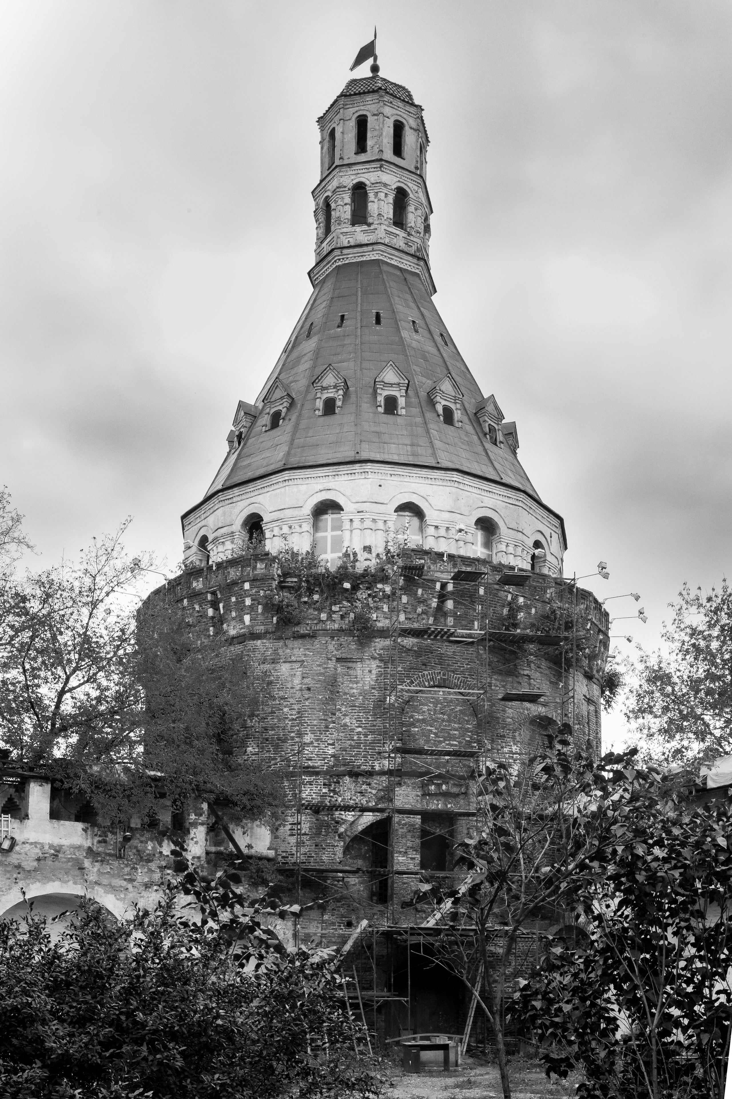 Здания и архитектурные детали Симонова монастыря. Проект фотографа Александра Высокина — «Фотоархитектоника»