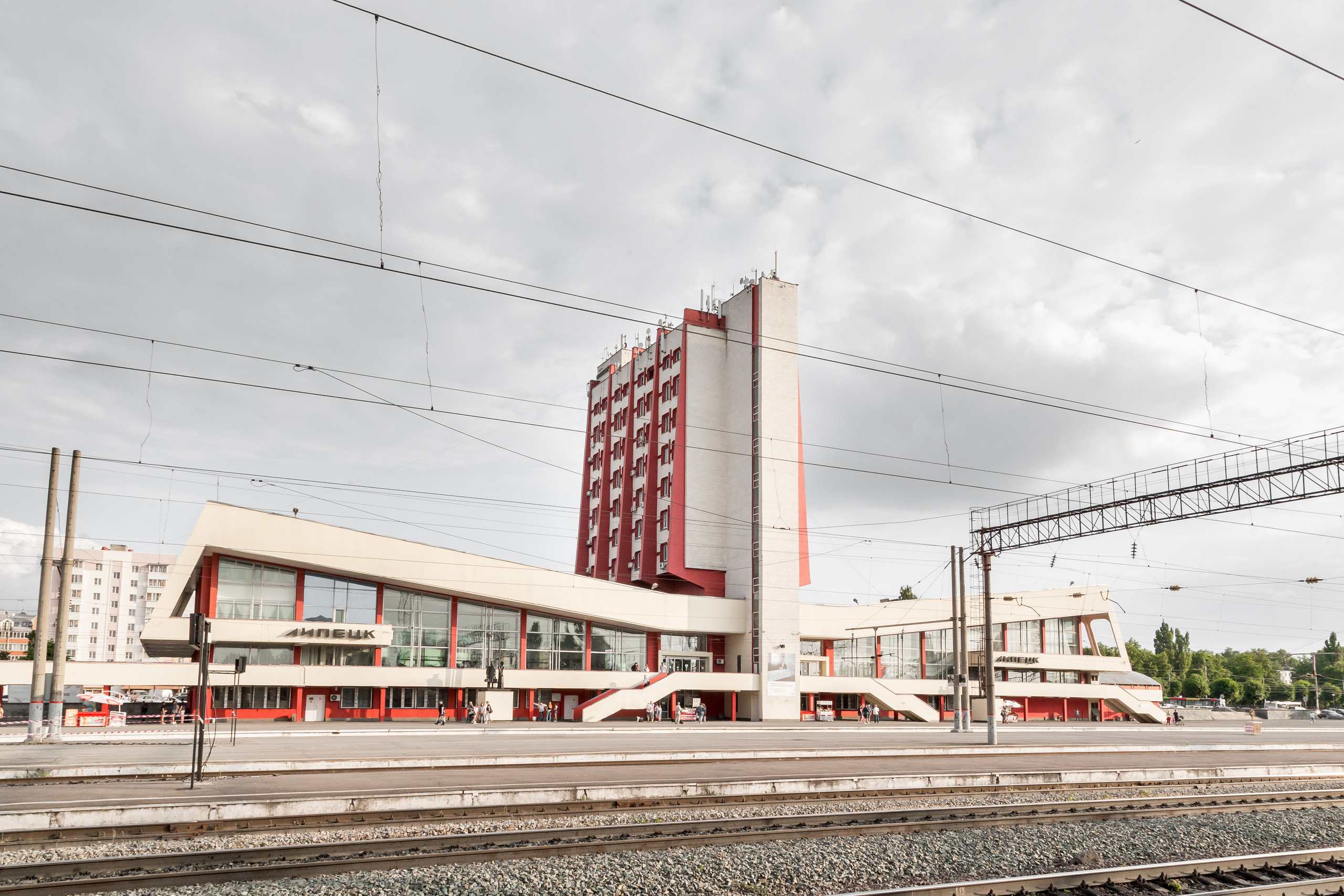 Формы и архитектоника здания железнодорожного вокзала в Липецке. Проект фотографа Александра Высокина — «Фотоархитектоника»