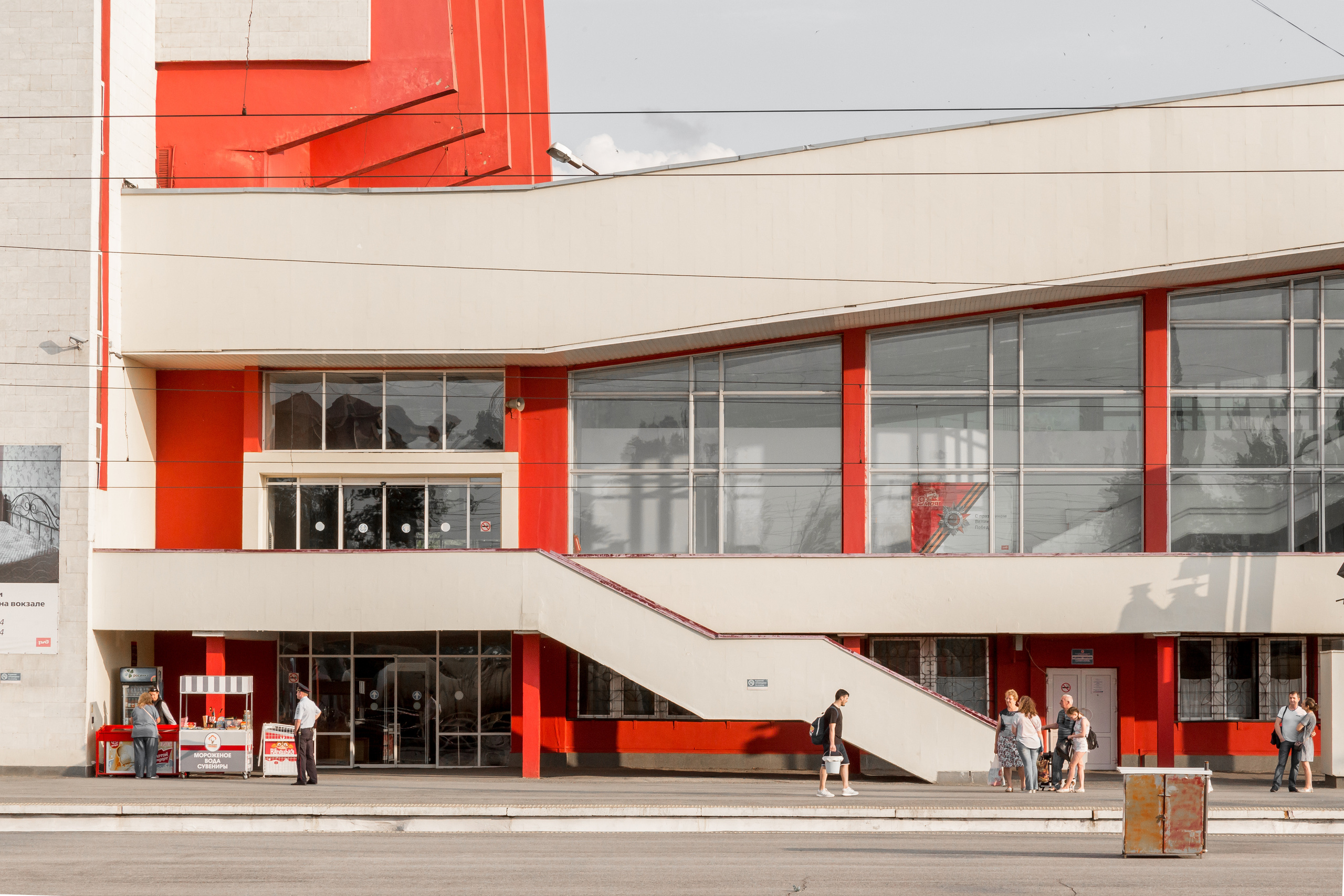 Формы и архитектоника здания железнодорожного вокзала в Липецке. Проект фотографа Александра Высокина — «Фотоархитектоника»