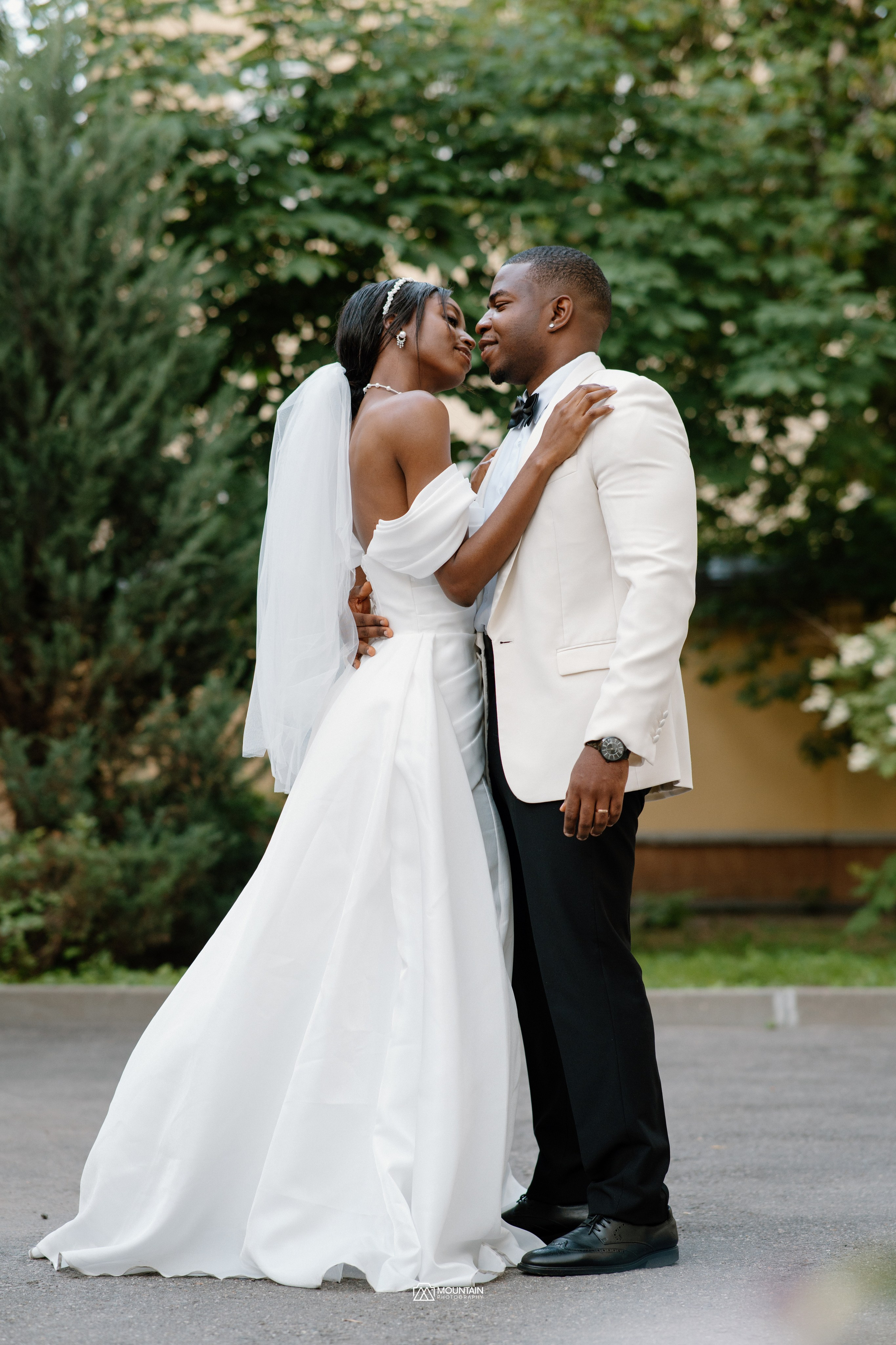 Bernise & Daniel. Photographer based in moscow Peter Tchana