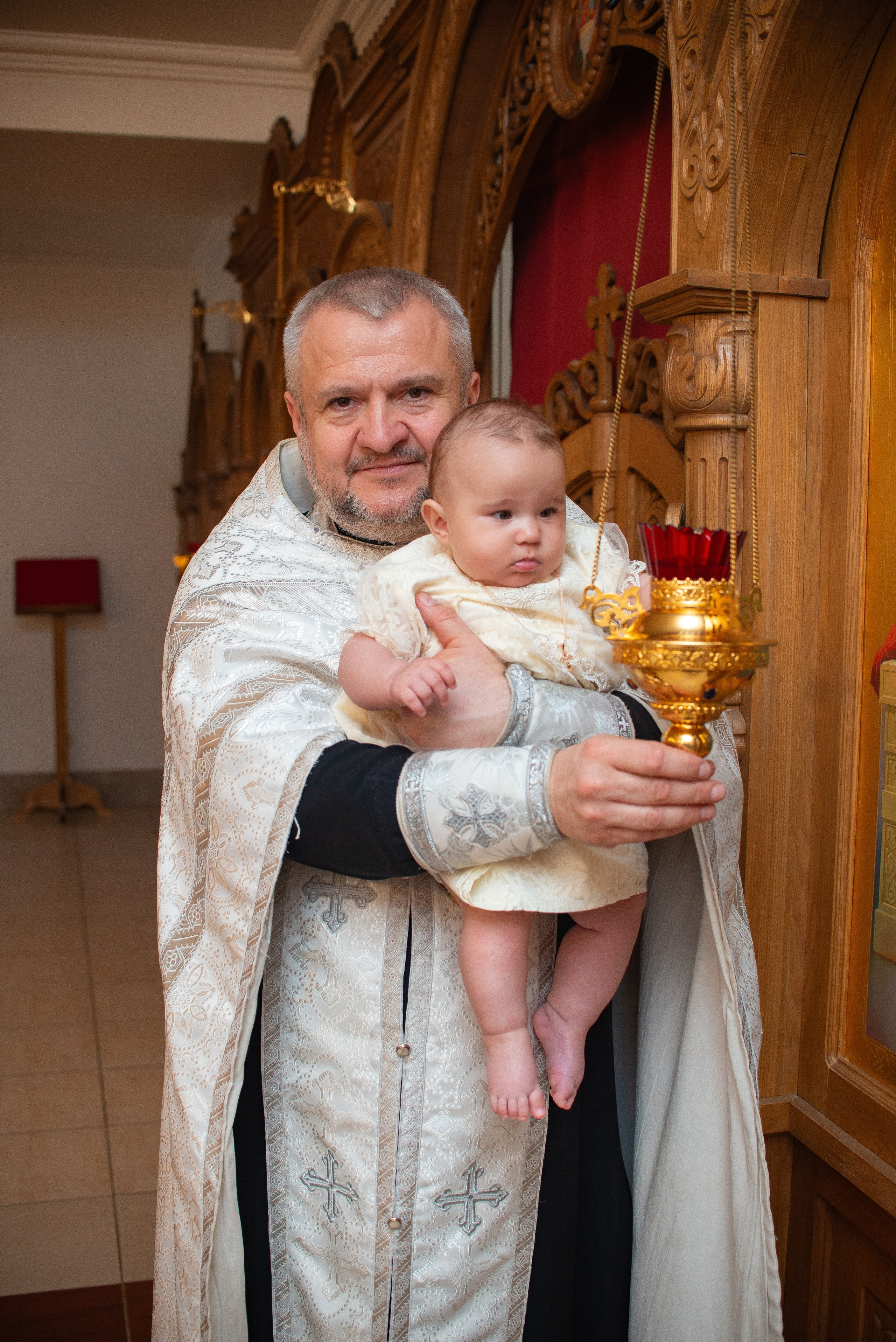 Крещение Машеньки в хр.Преображения Господня. Семейный фотограф на выписку из роддома и крещение Минск Настя Гришук