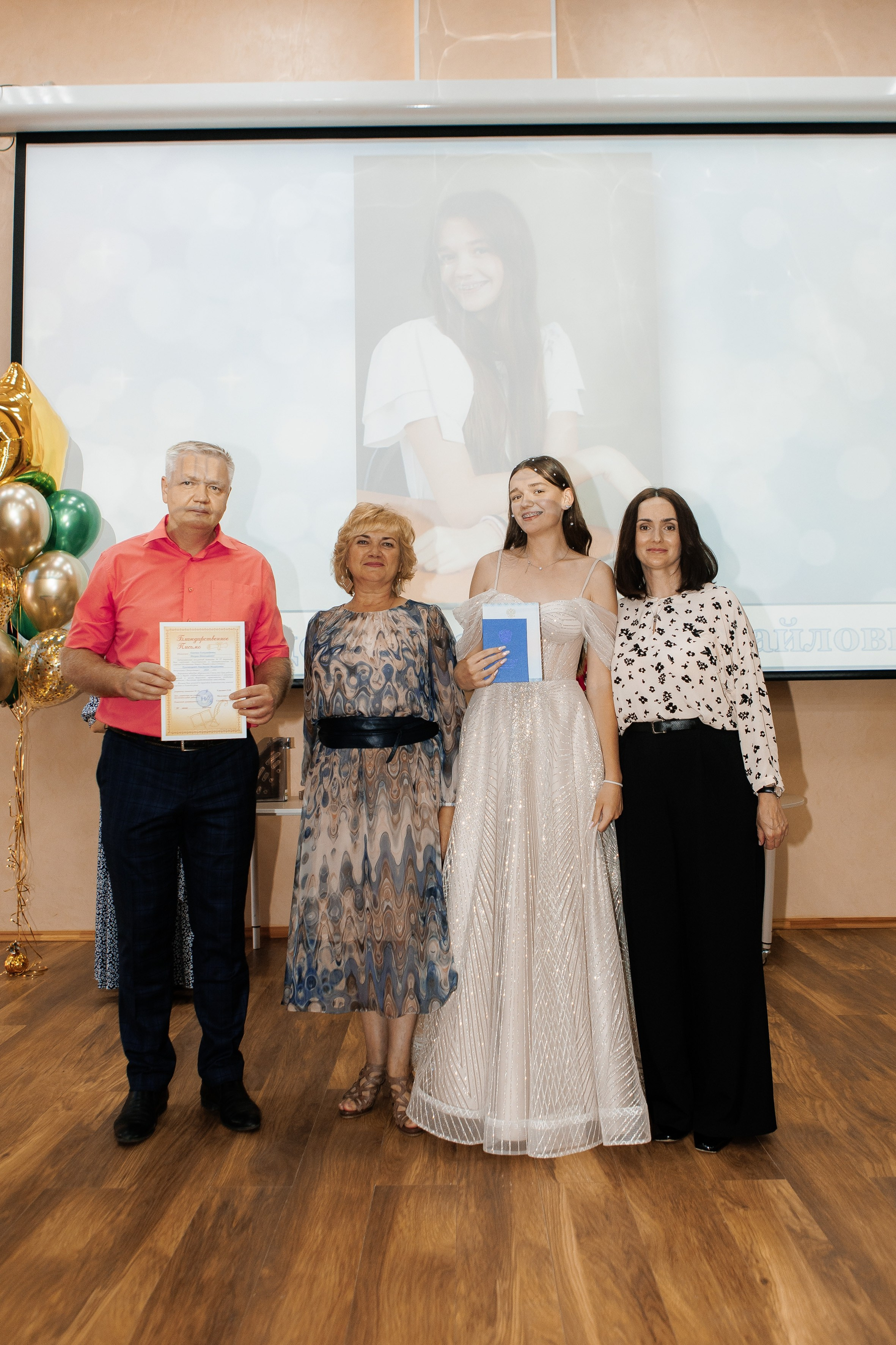 Выпускной Гимназия 12 2024 г. Свадебный и портретный Фотограф в Липецке Дмитрий Котюков