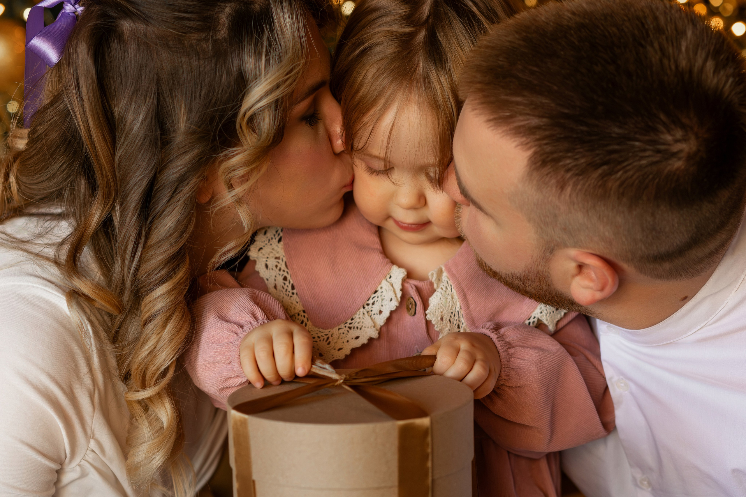 Новогодняя семейная съемка в студии. Семейный и женский фотограф в Москве Надежда Воробьева