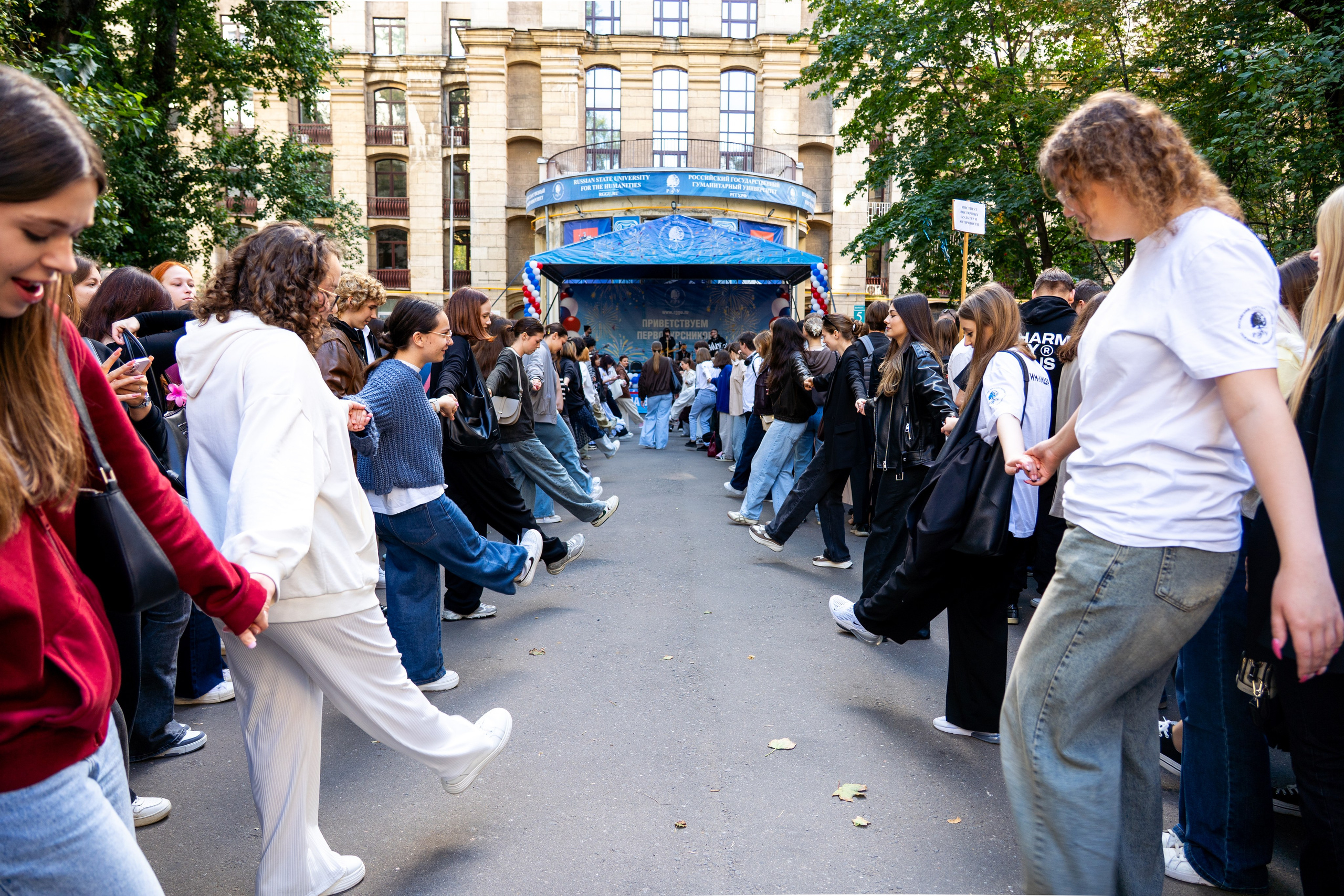 Посвящение в студенты в РГГУ. Репортажный фотограф в Москве Легкая Софья