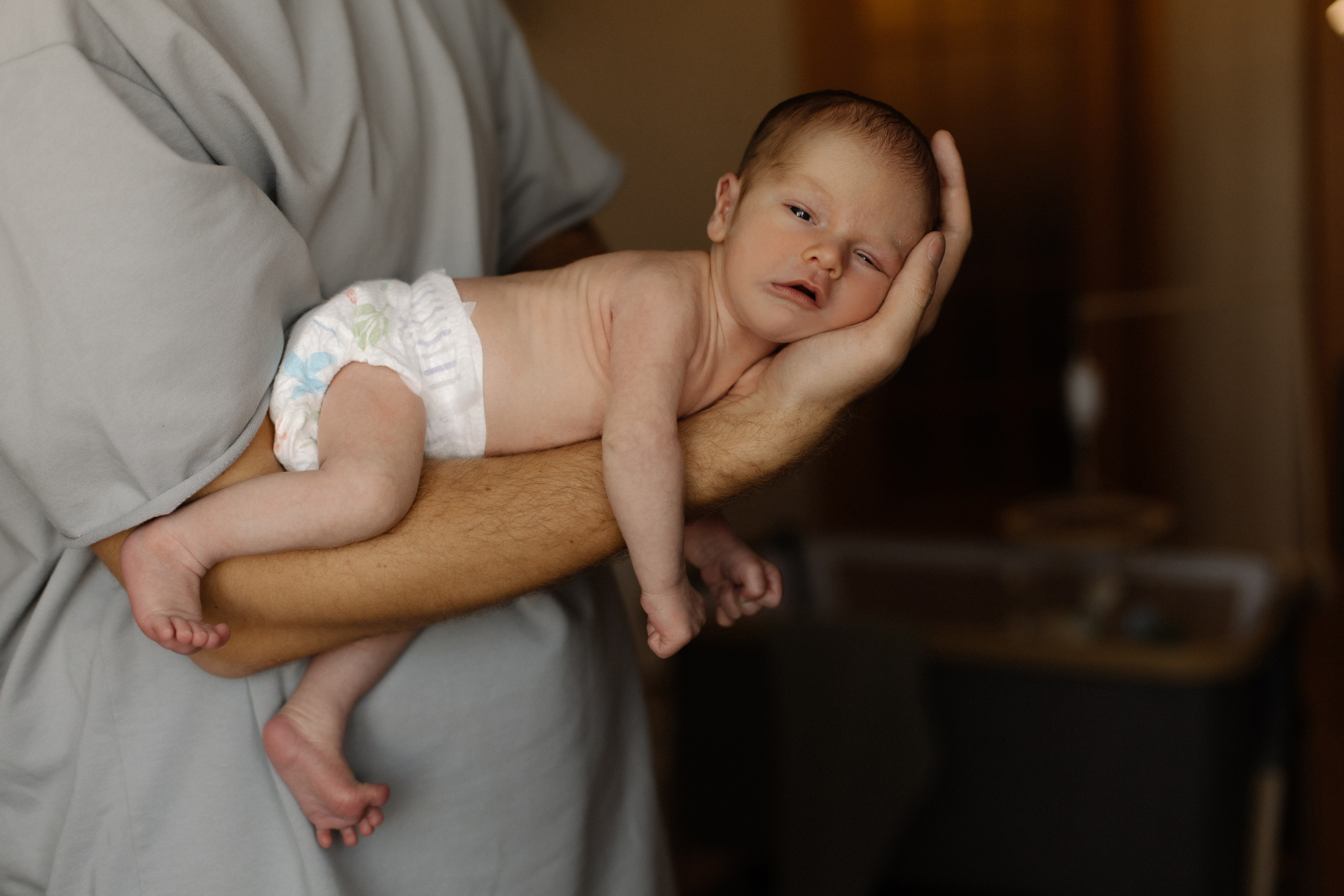 Съемка в первые недели жизни в атмосфере любви и тепла в Челябинске. Семейный фотограф, фотограф на роды в Челябинске Калистратова Кристина